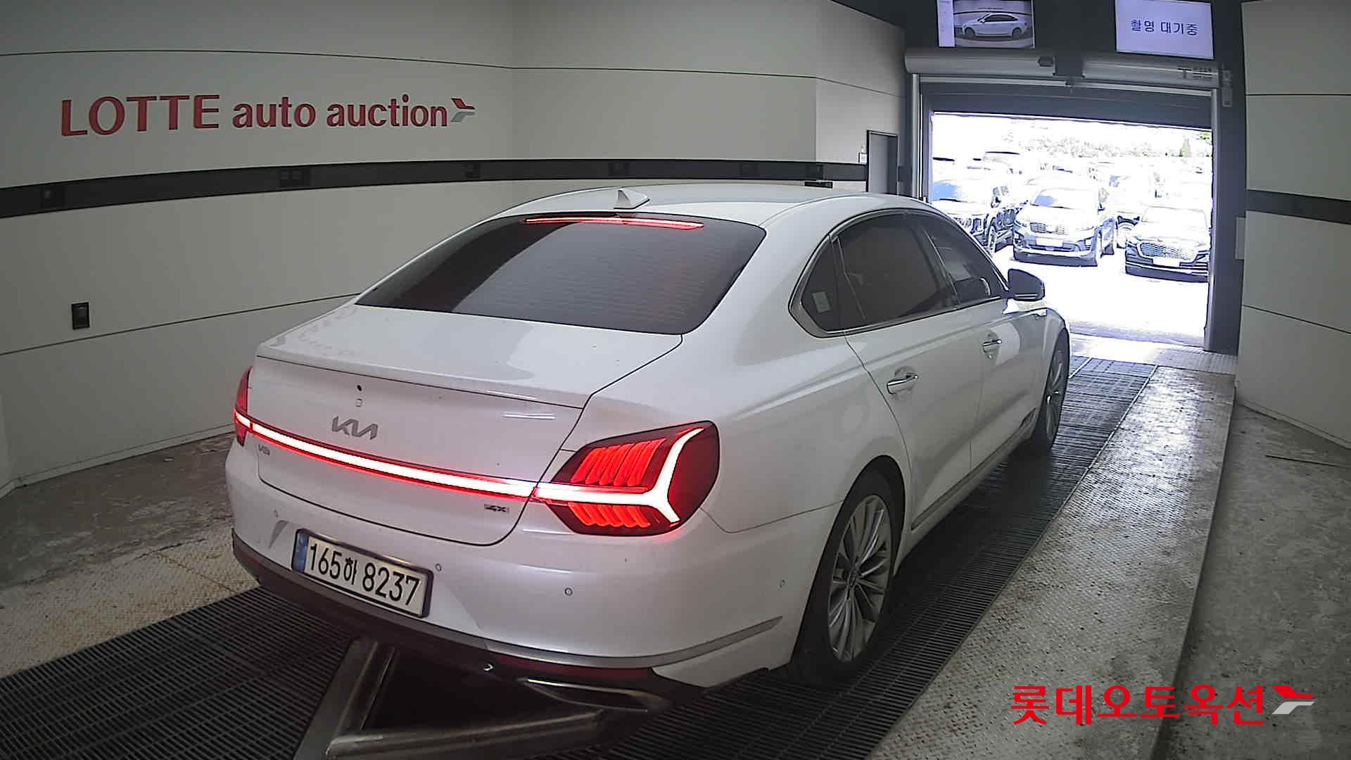 2022 - kia k9