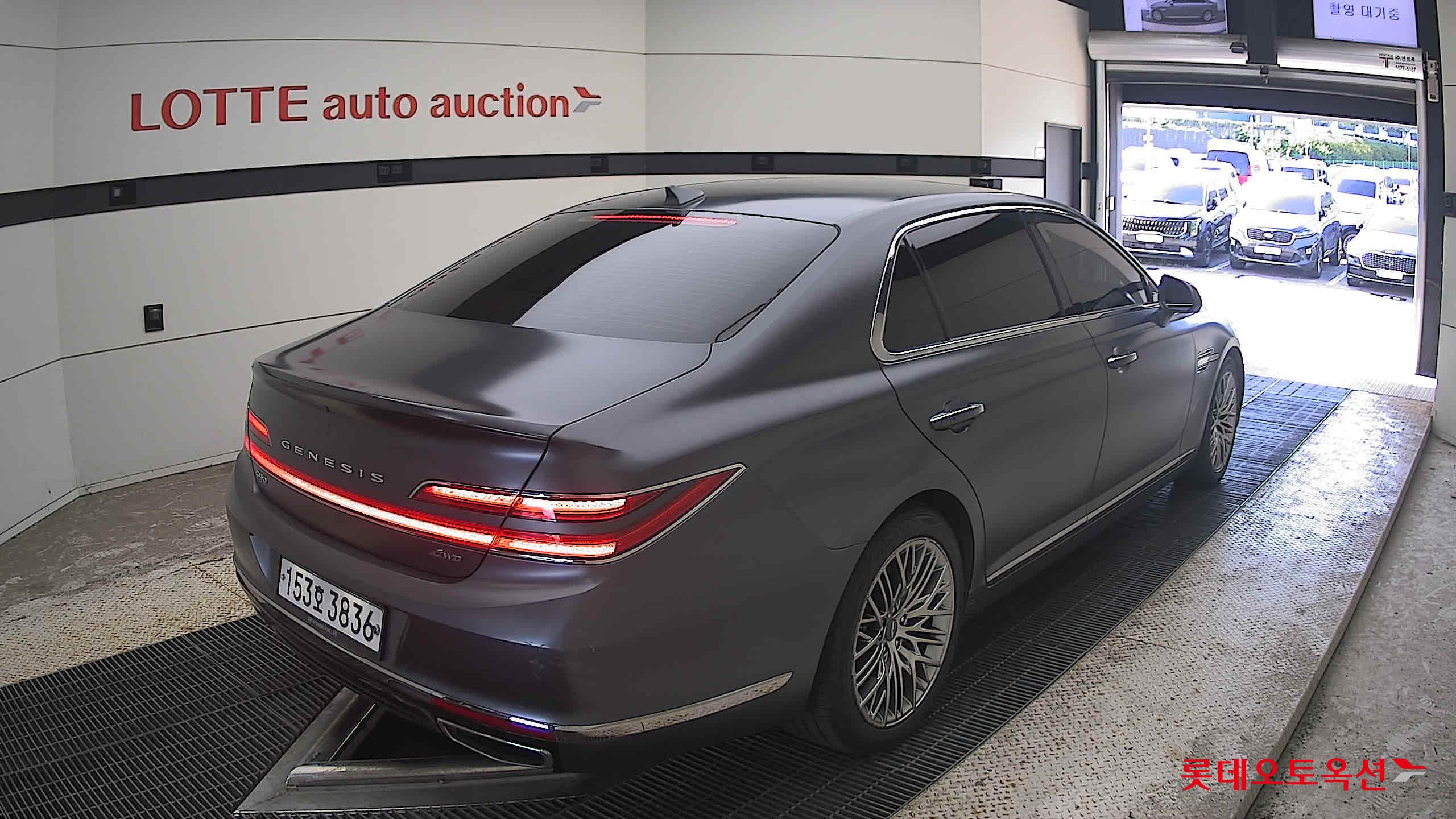 2021 - genesis g90