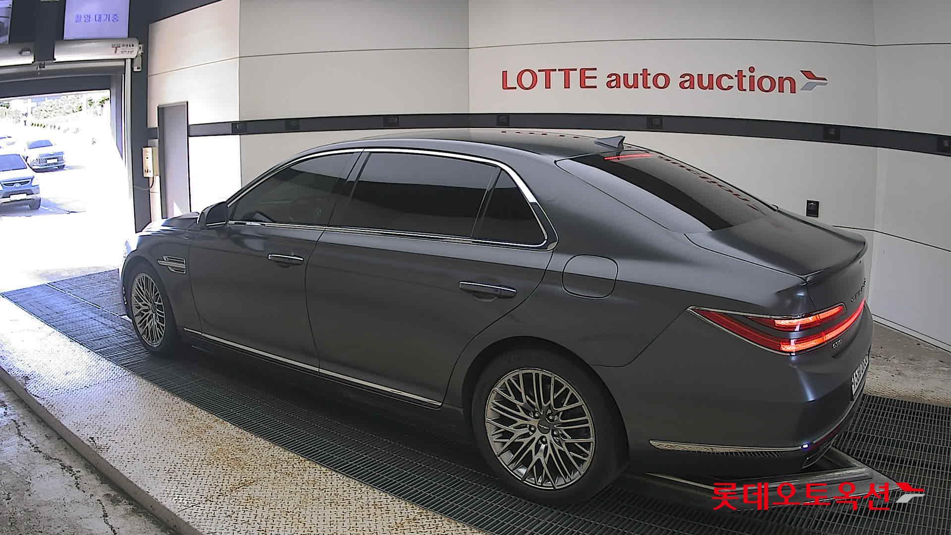 2021 - genesis g90