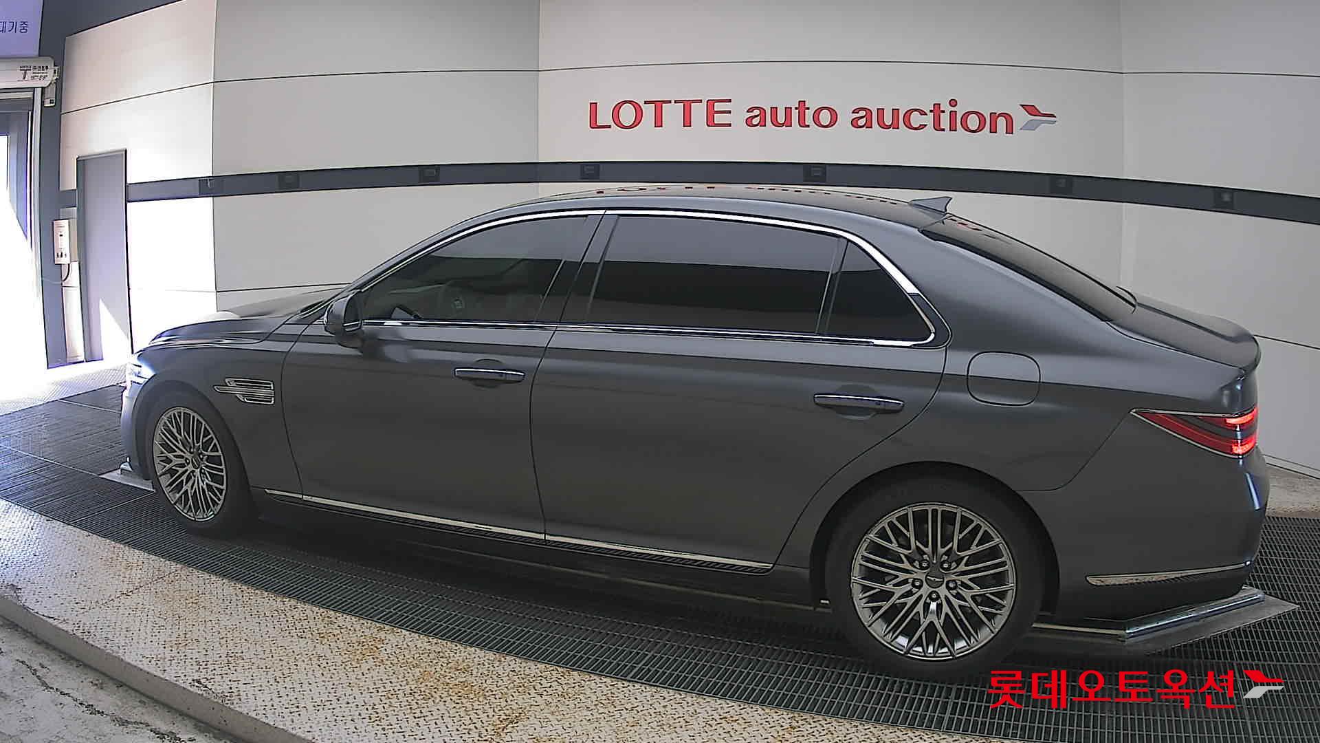 2021 - genesis g90