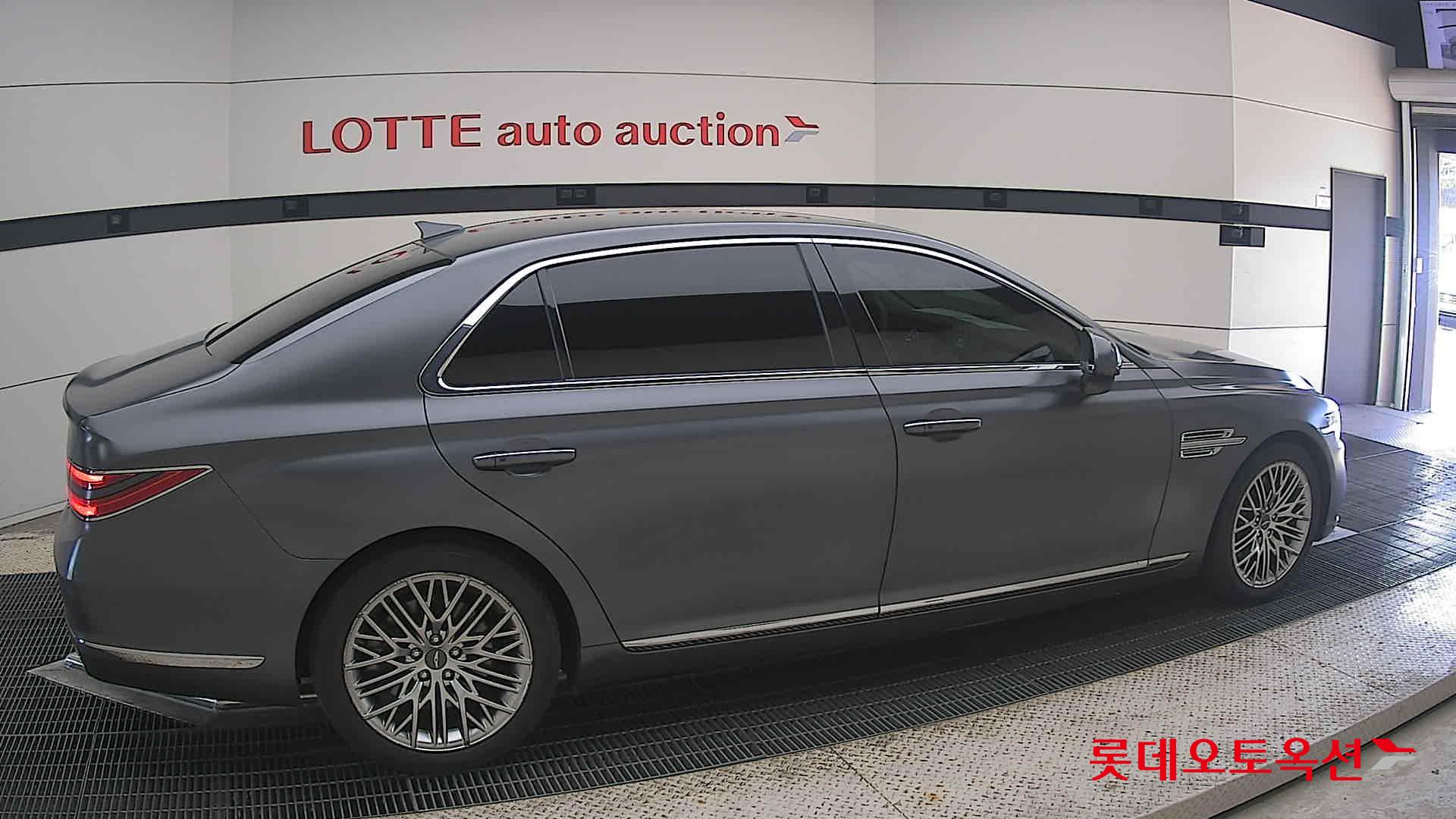 2021 - genesis g90