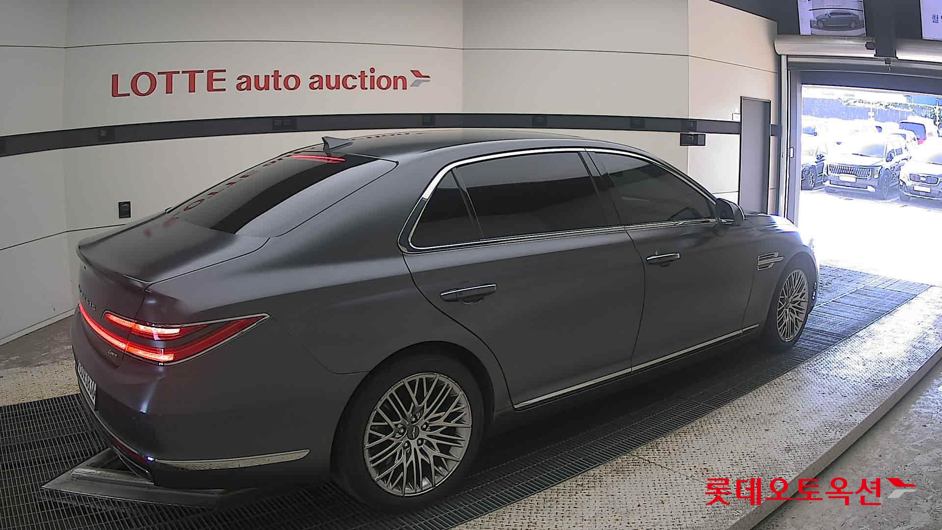 2021 - genesis g90