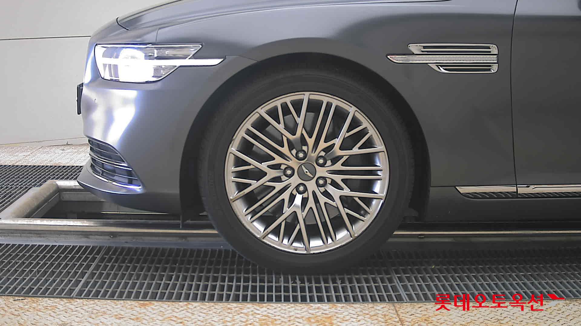 2021 - genesis g90