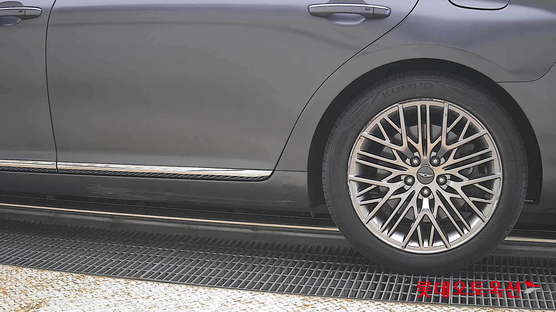 2021 - genesis g90