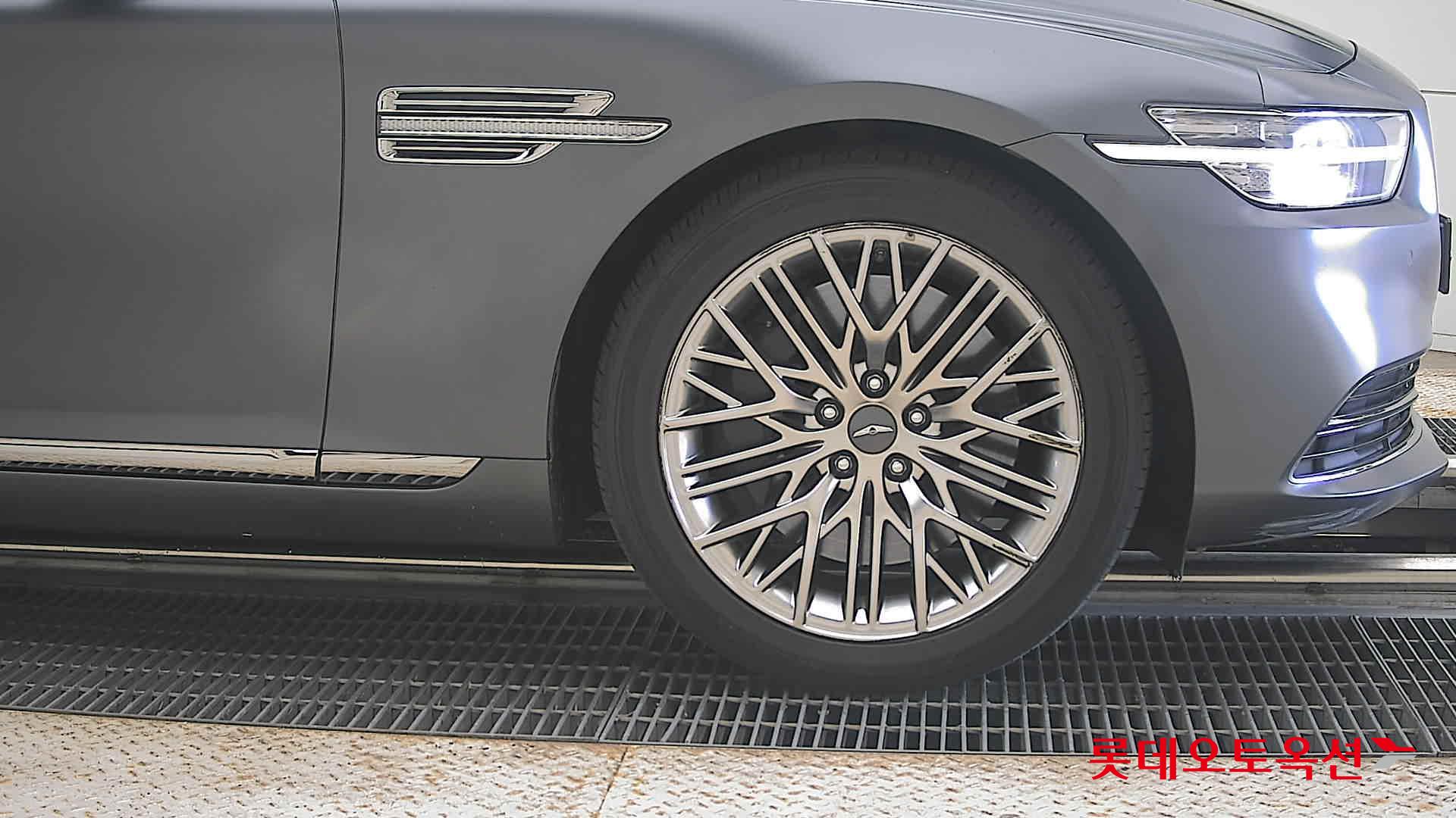 2021 - genesis g90