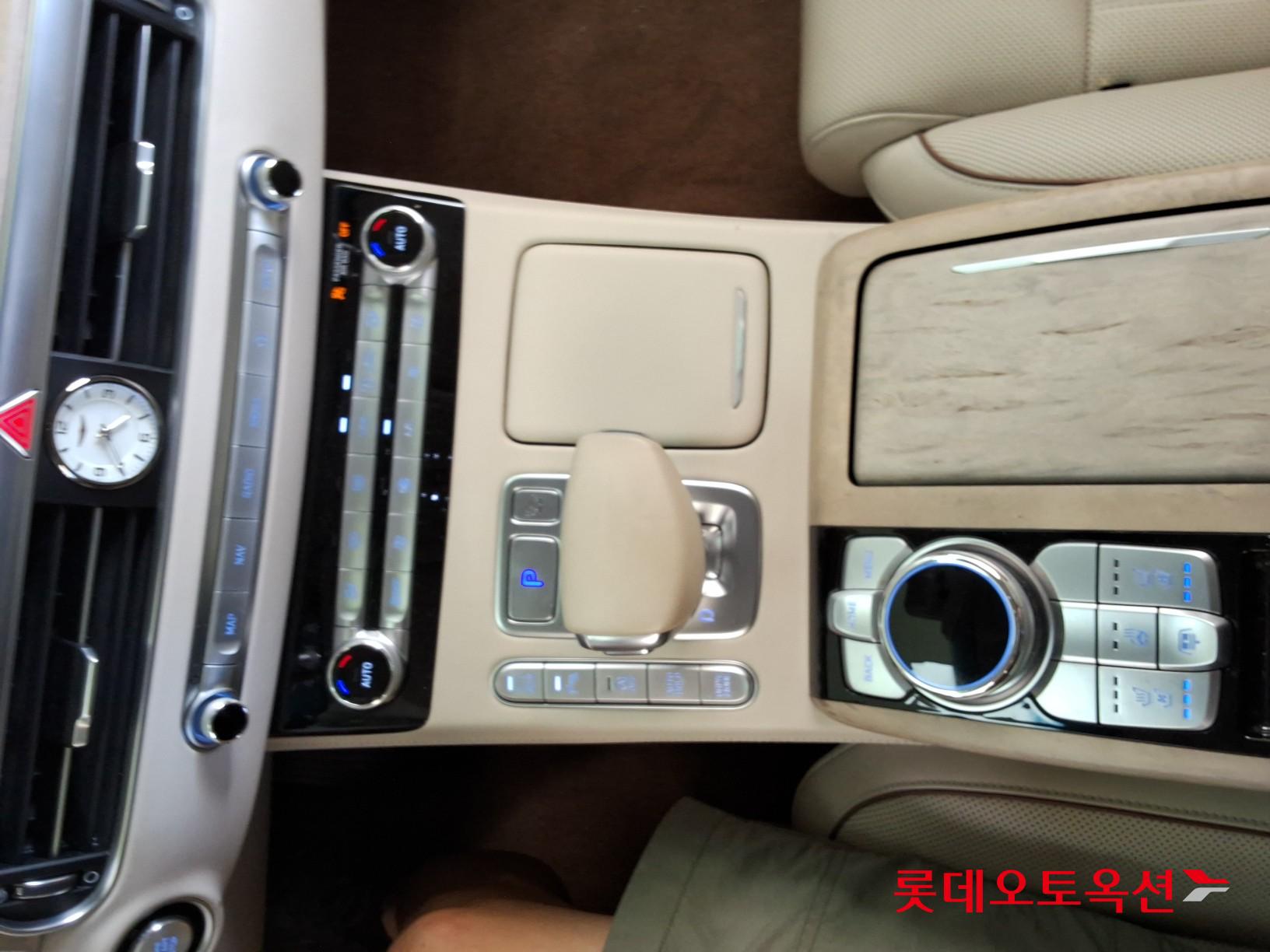 2021 - genesis g90