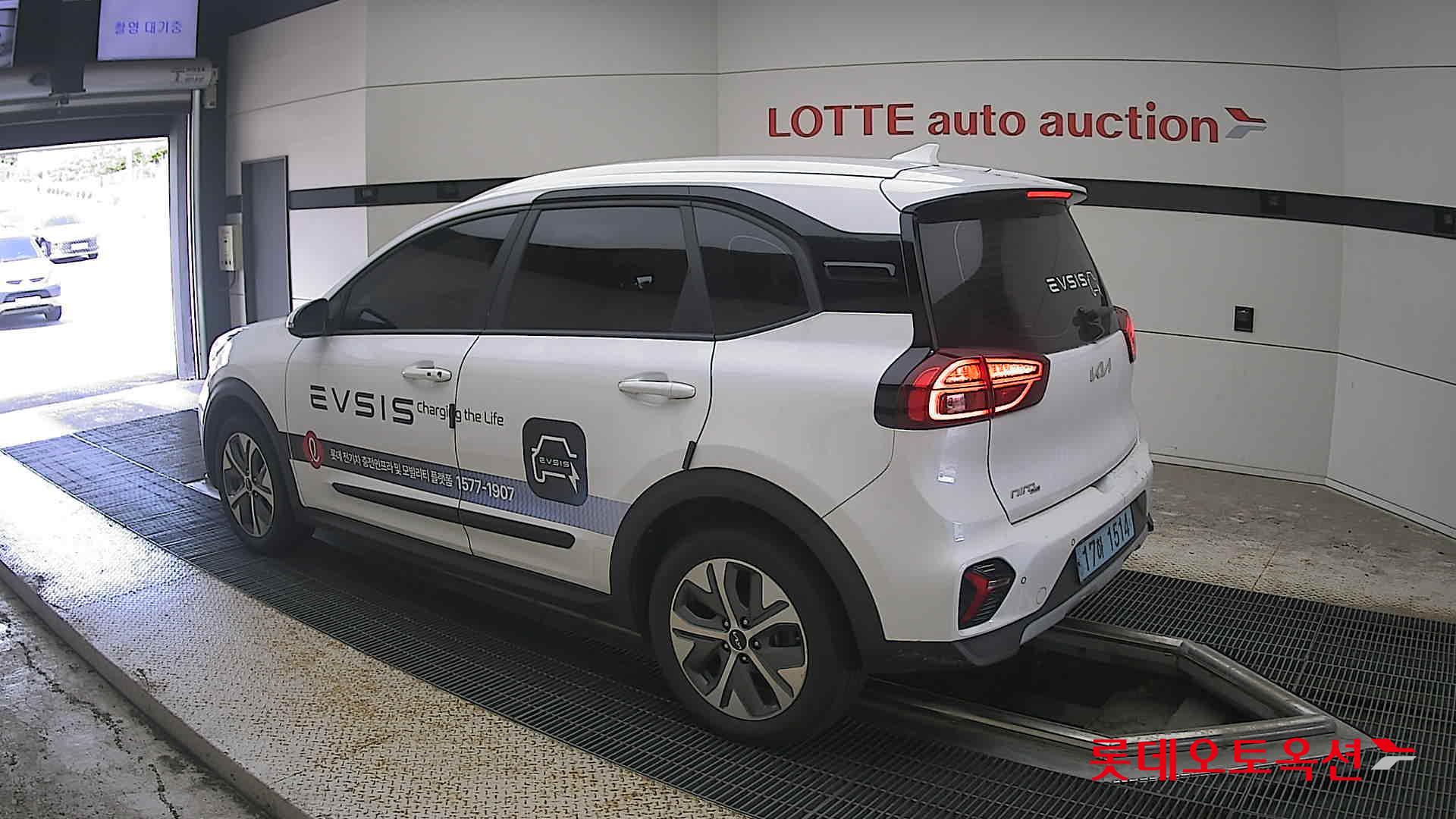 2023 - kia niro