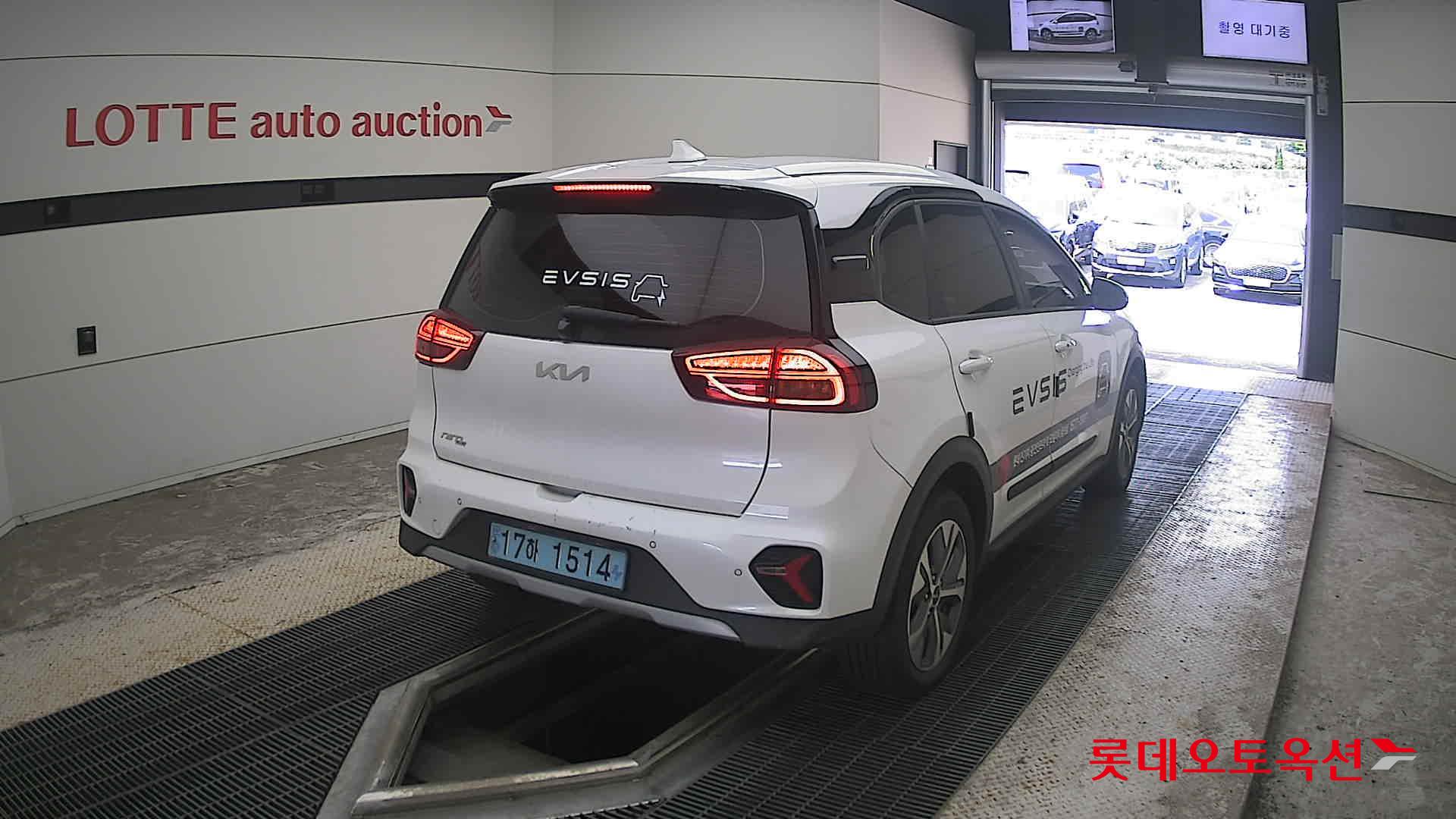 2023 - kia niro