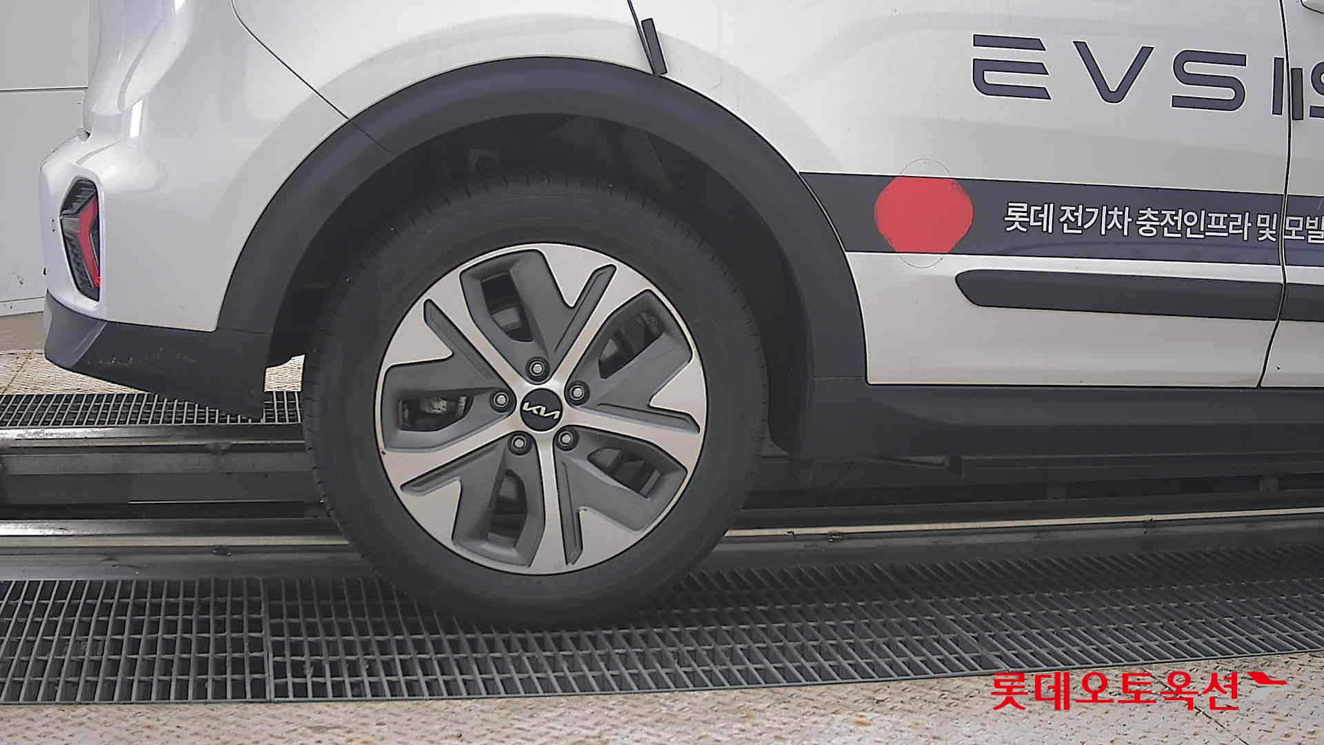 2023 - kia niro