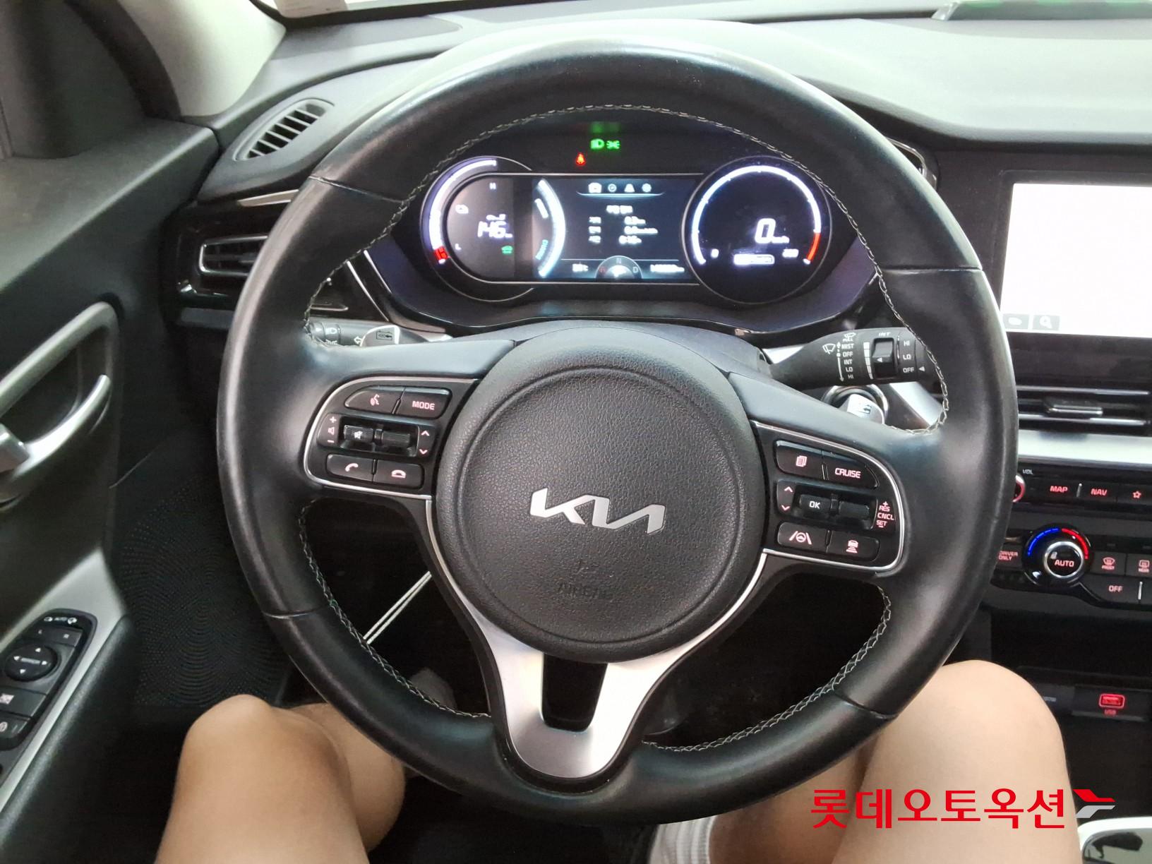 2023 - kia niro