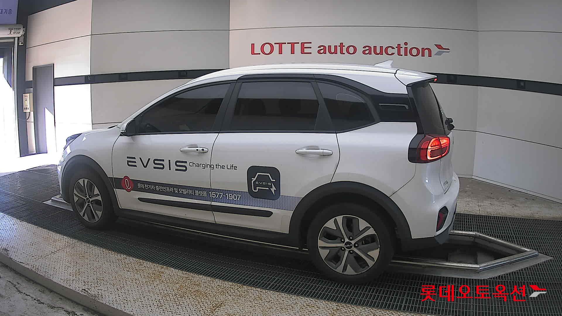 2023 - kia niro