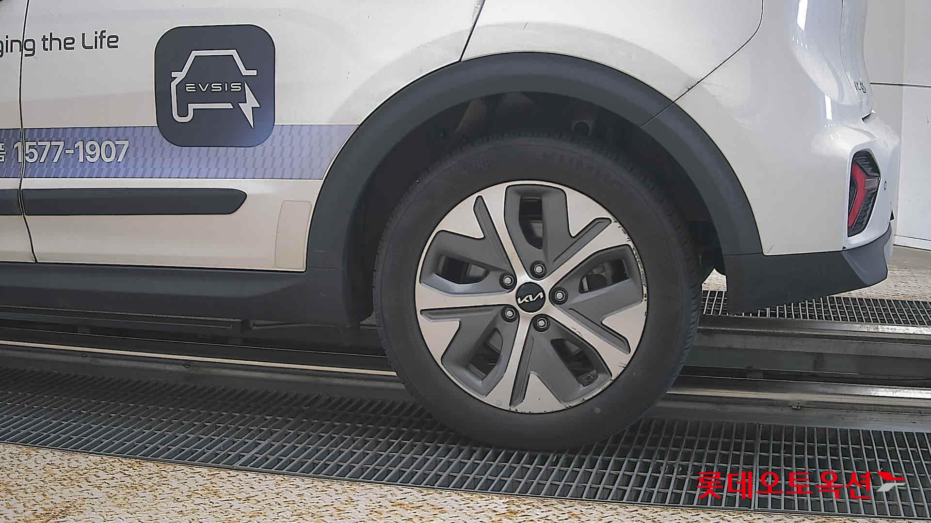 2023 - kia niro
