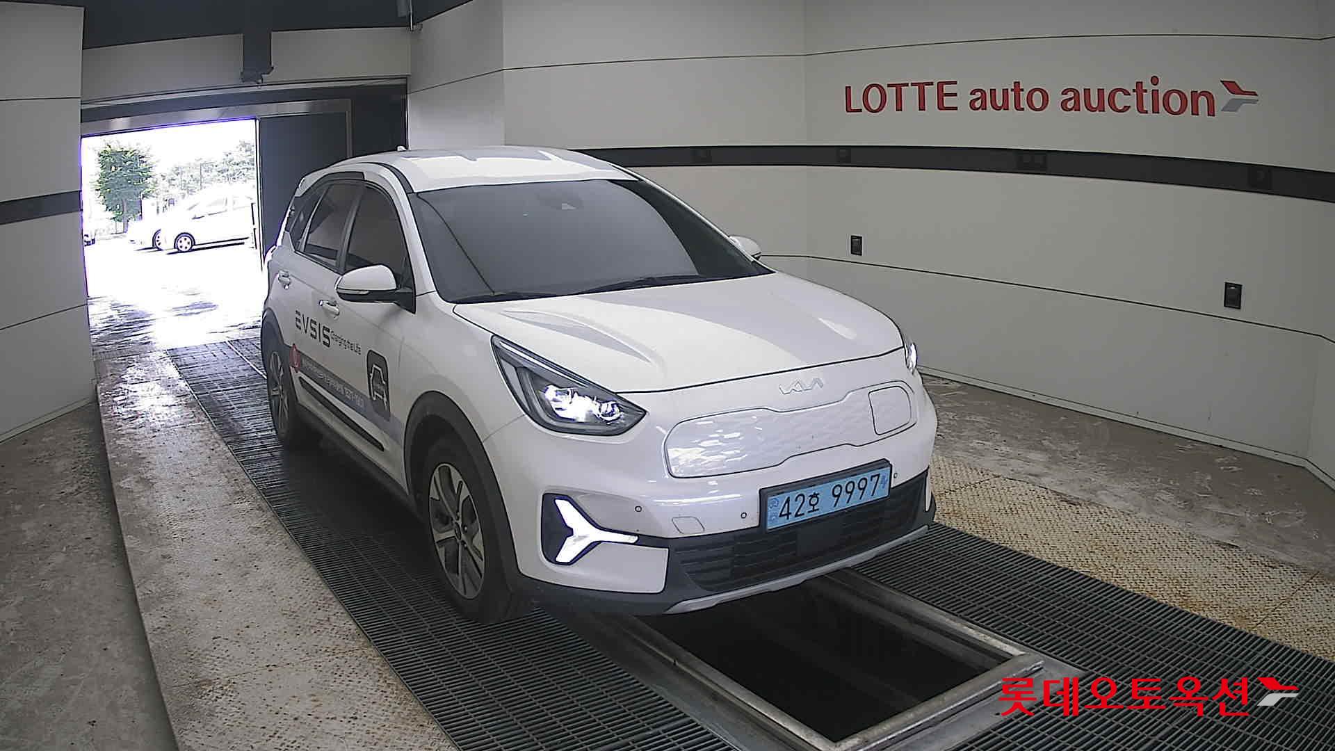 كيا Niro 2023 — صورة 20