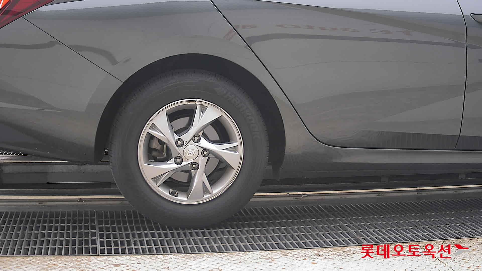 2021 - hyundai avante