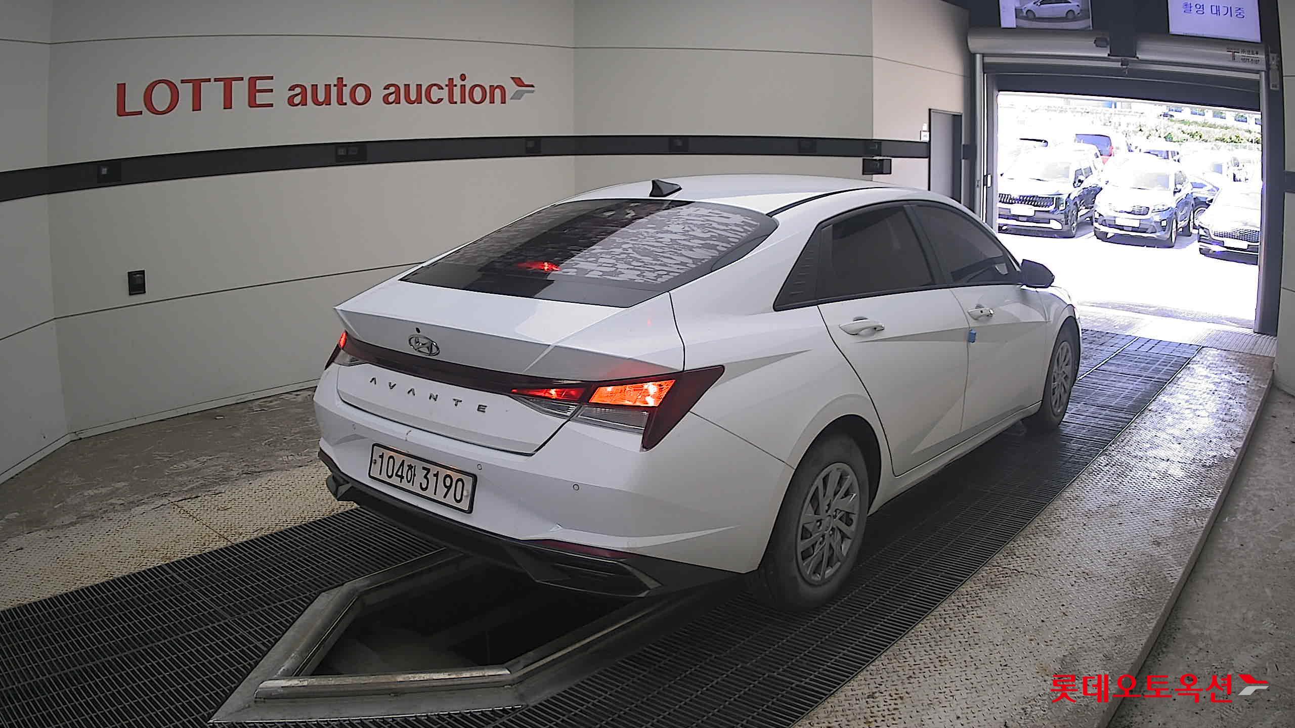 2021 - hyundai avante
