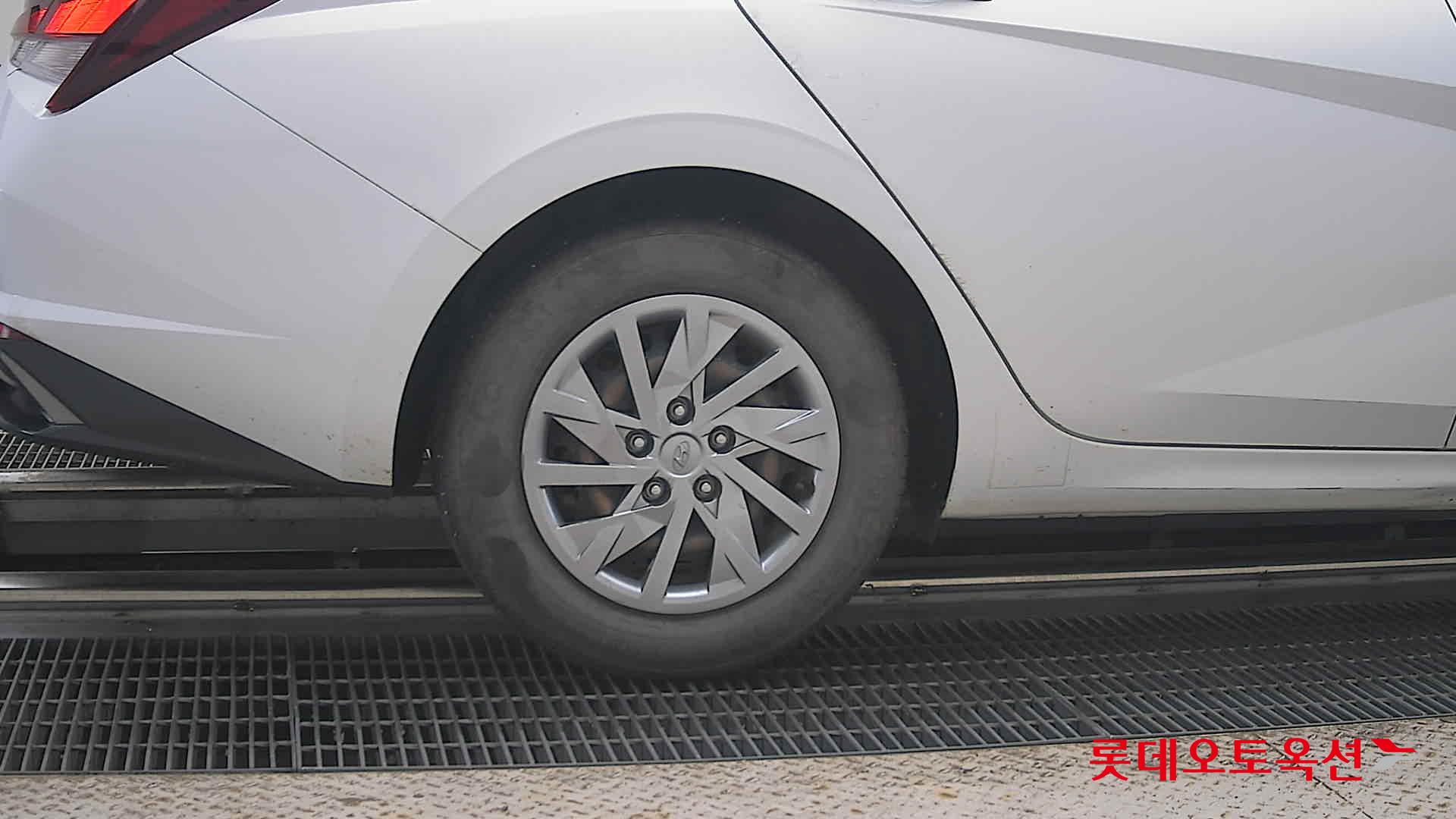 2021 - hyundai avante