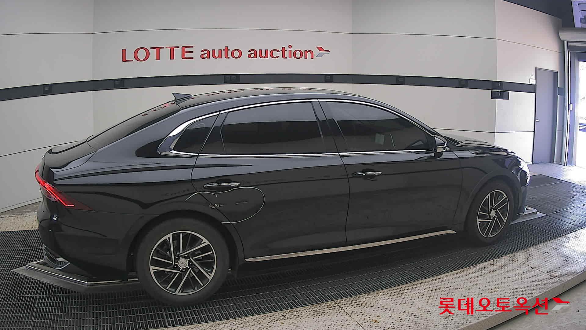 2022 - hyundai grandeur