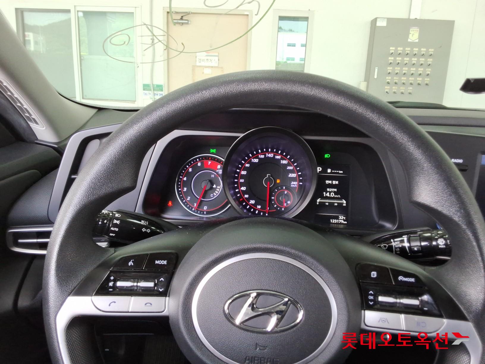 2023 - hyundai avante
