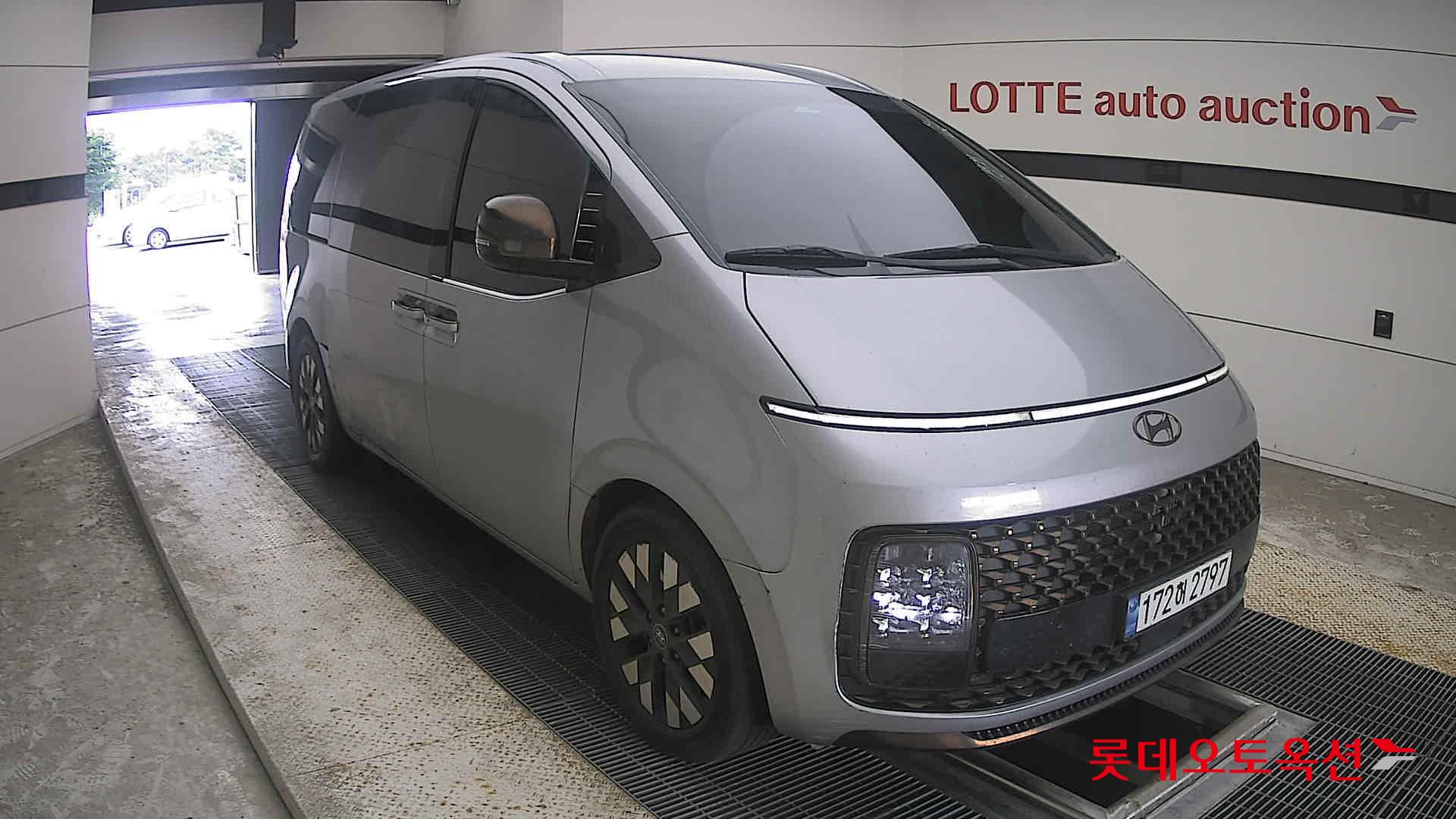 2022 - hyundai staria