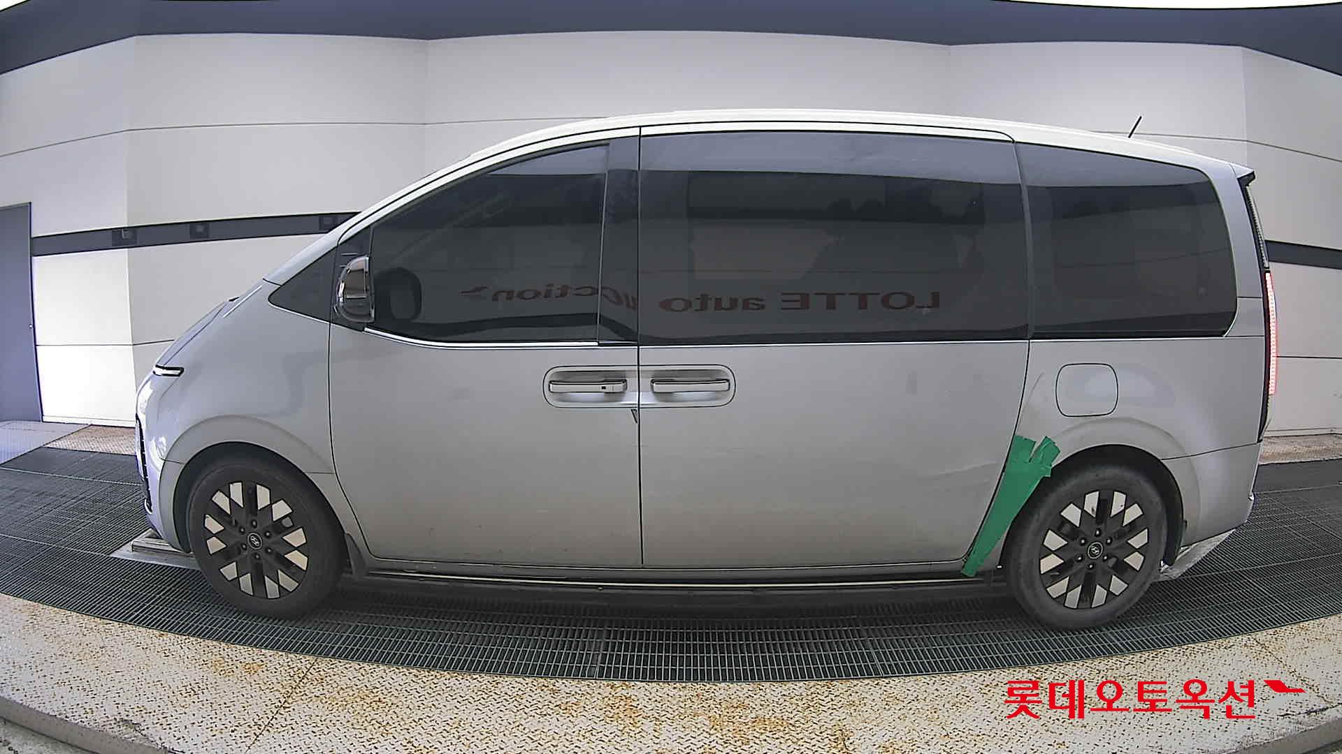 2022 - hyundai staria
