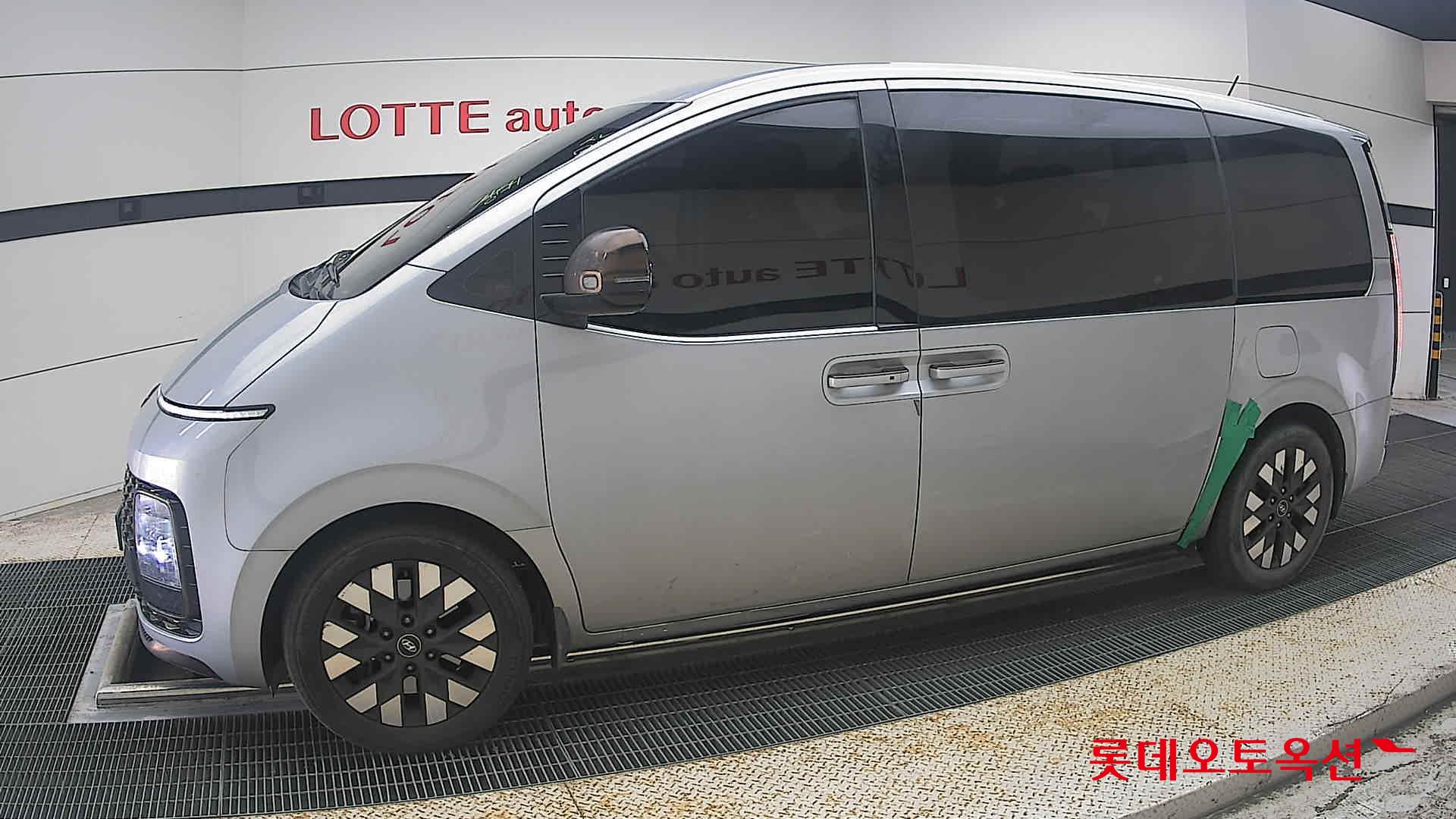 2022 - hyundai staria