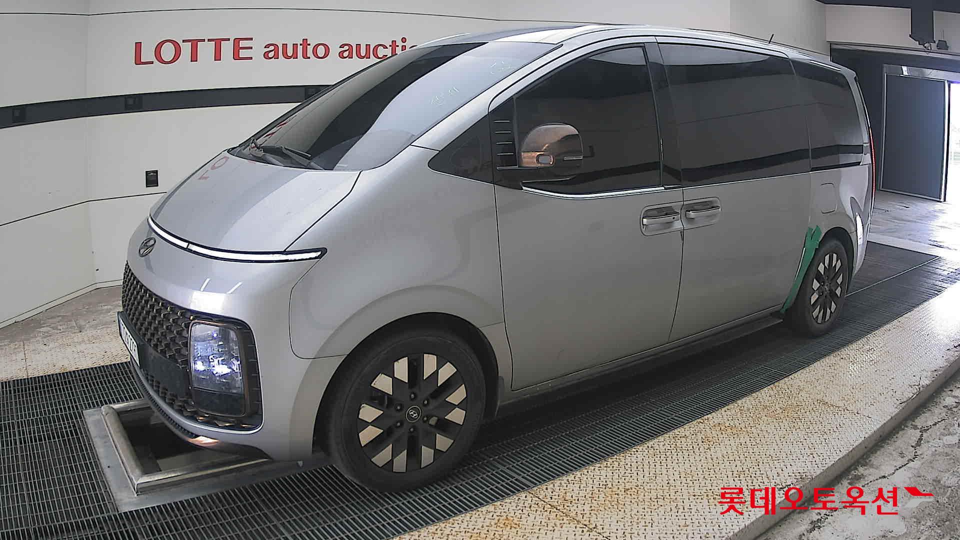 2022 - hyundai staria