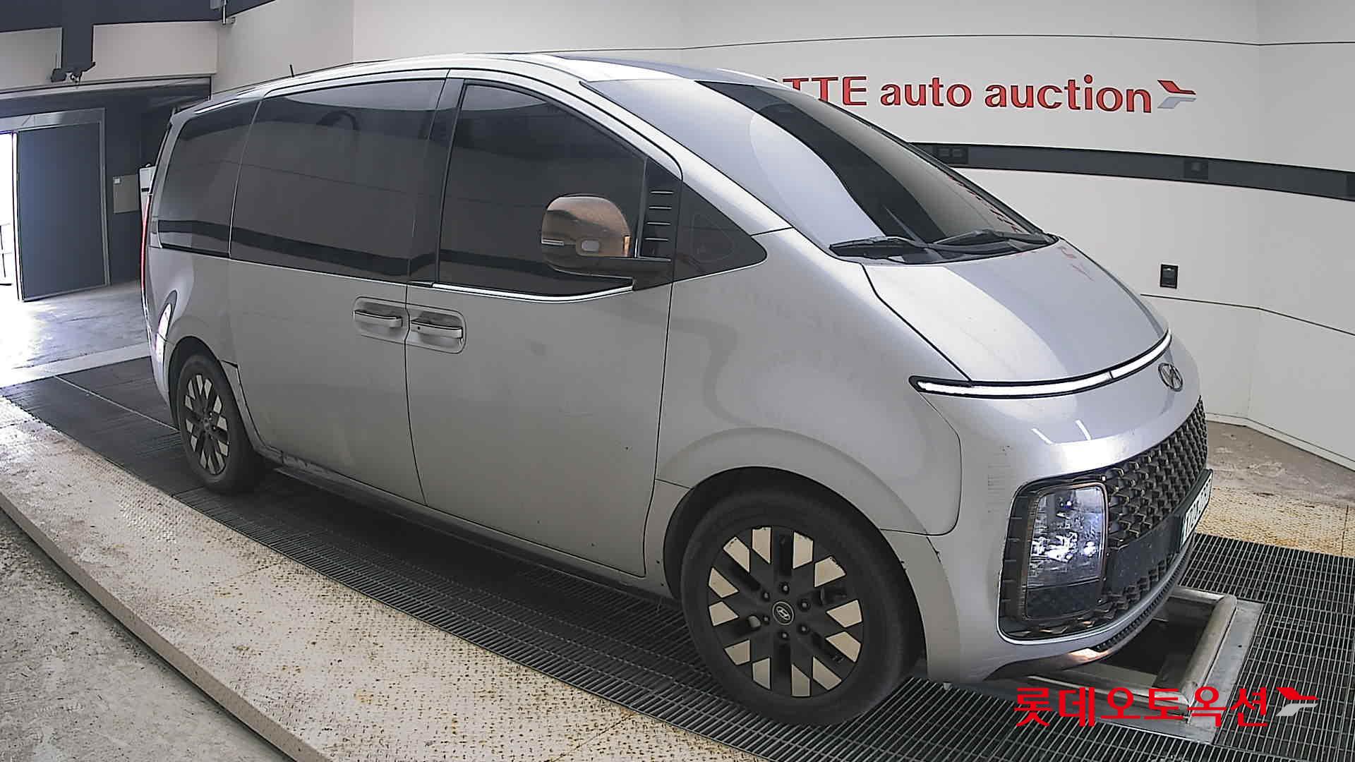 2022 - hyundai staria