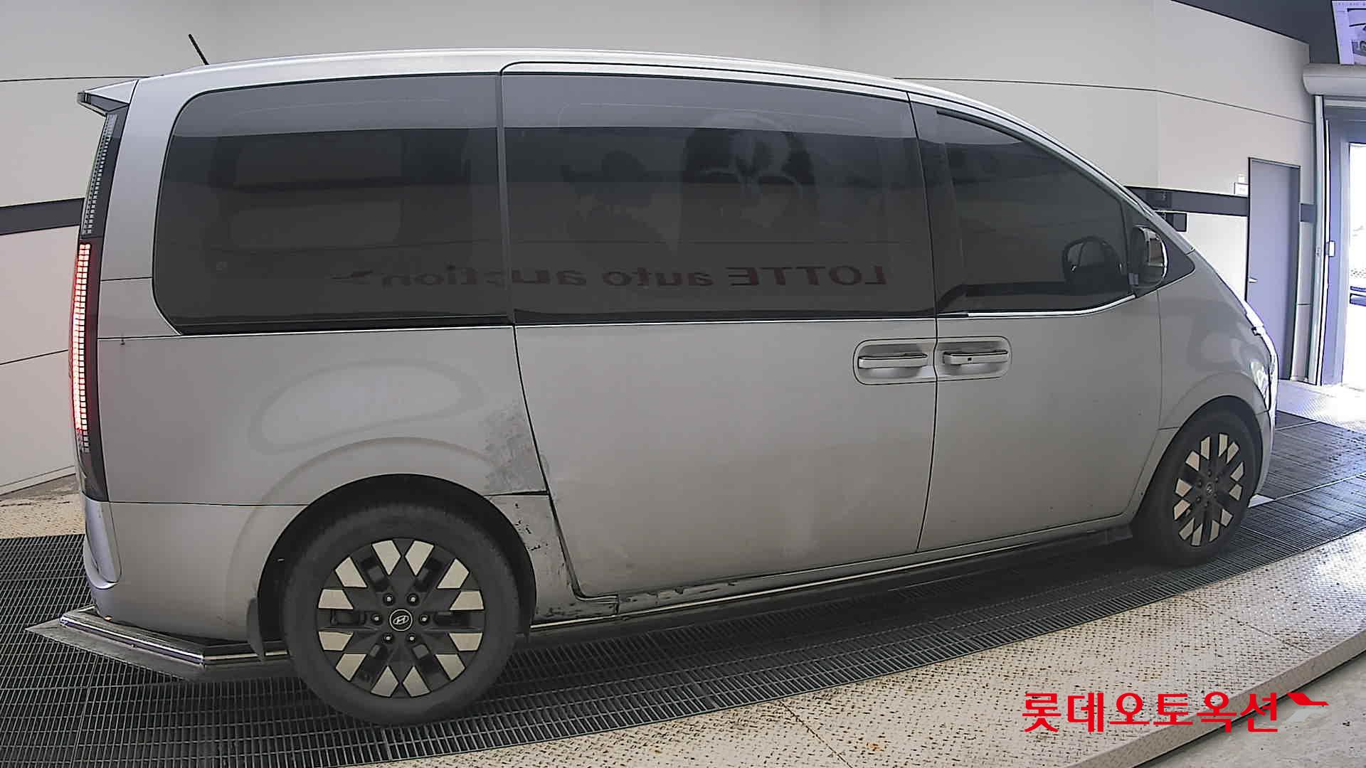 2022 - hyundai staria