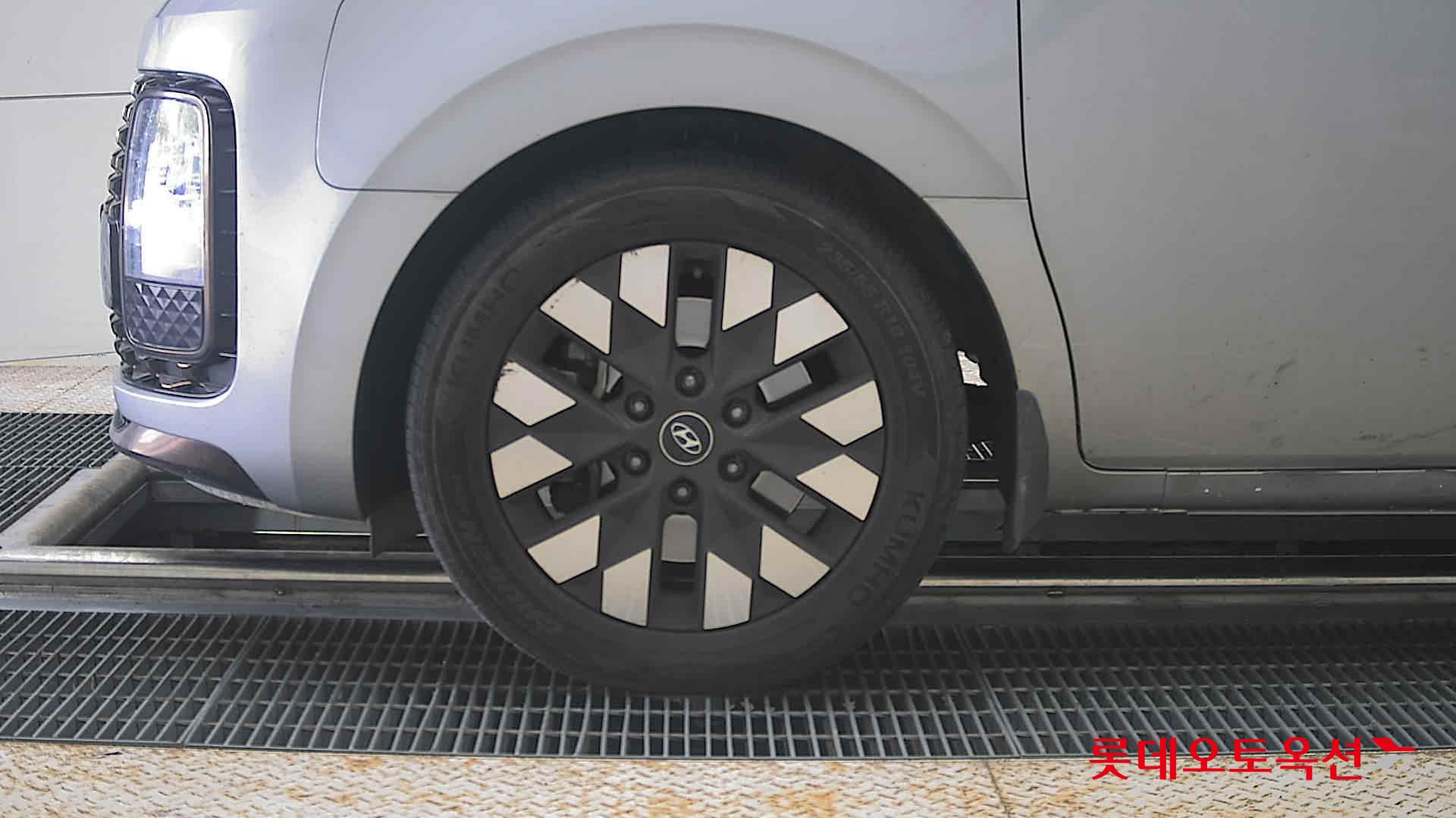 2022 - hyundai staria
