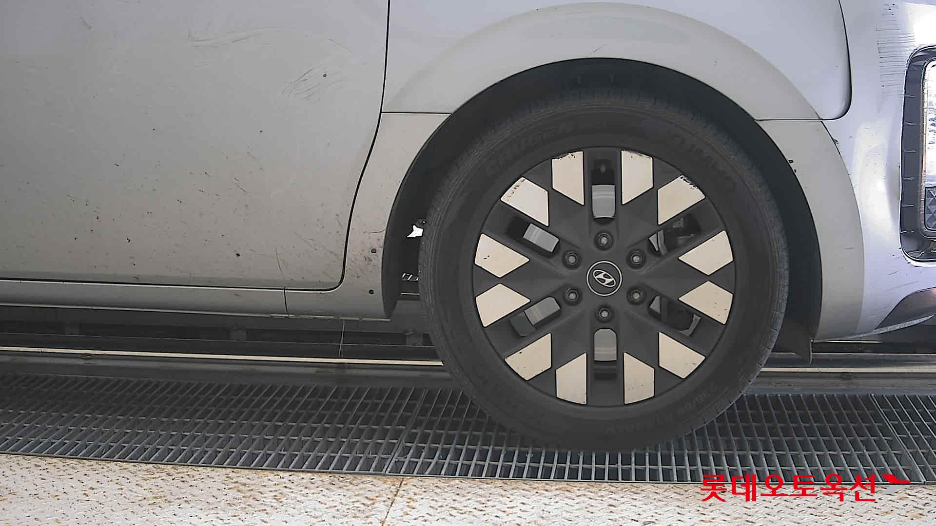2022 - hyundai staria