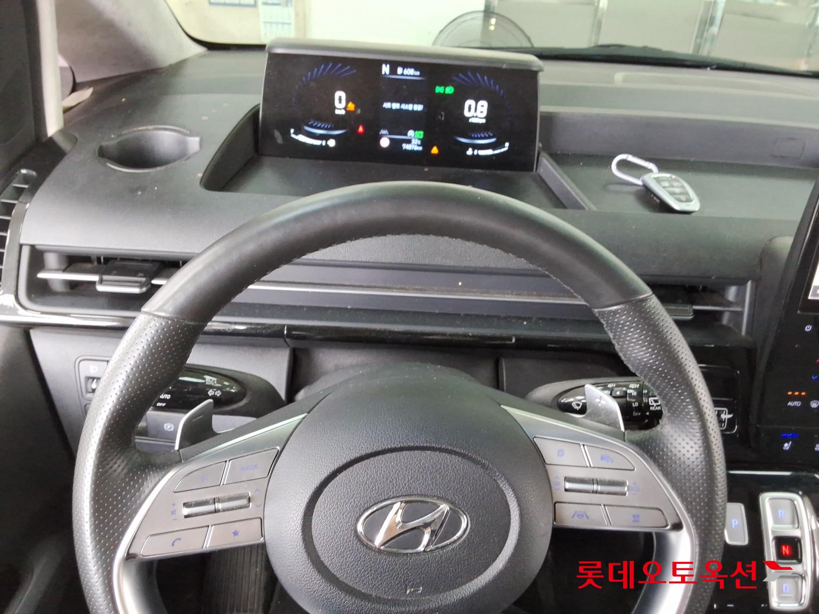 2022 - hyundai staria