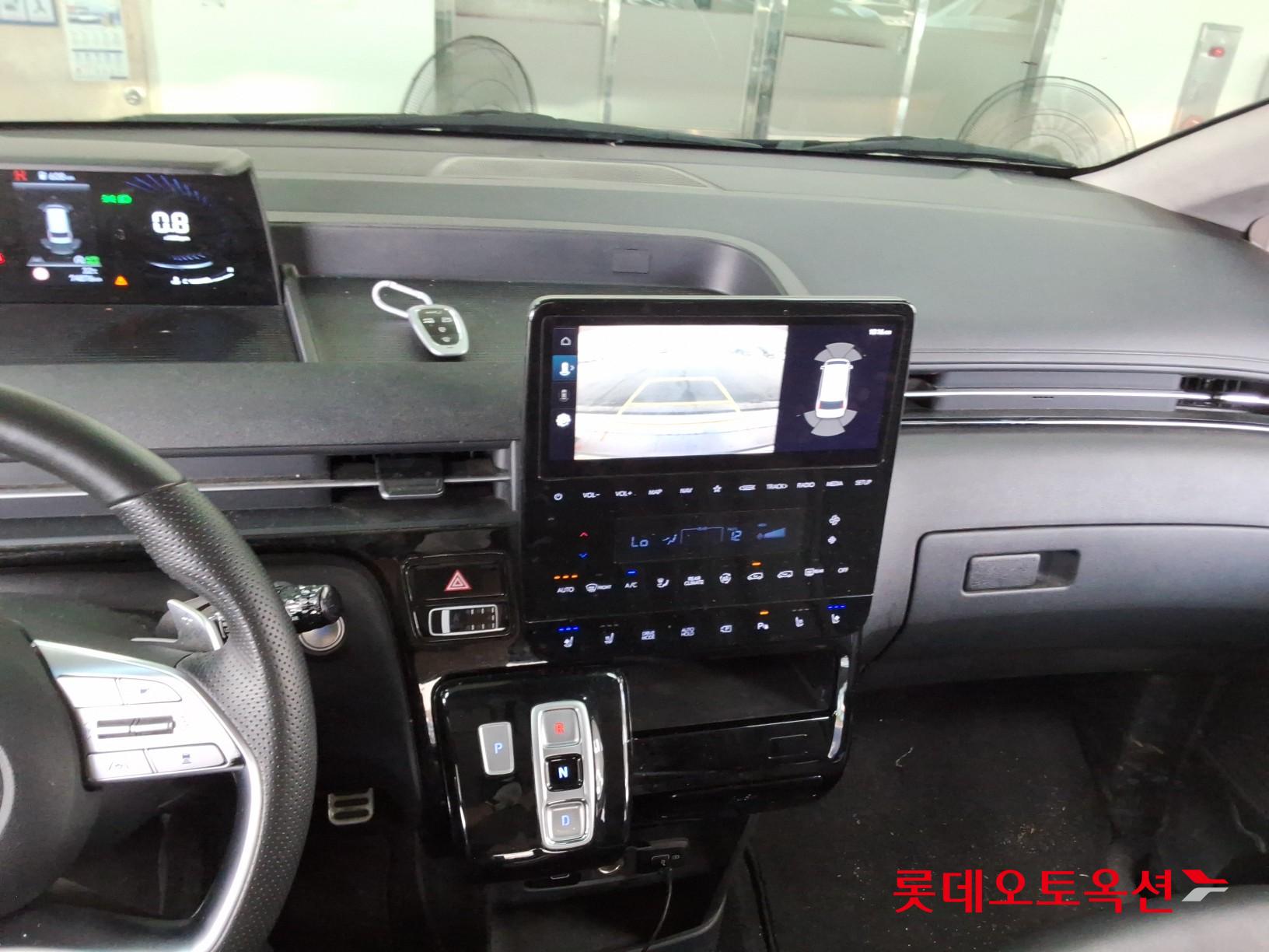 2022 - hyundai staria