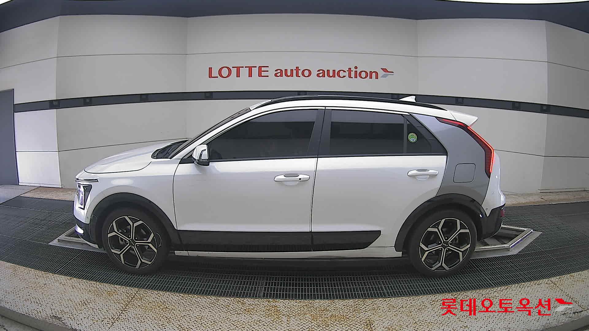 2023 - kia niro