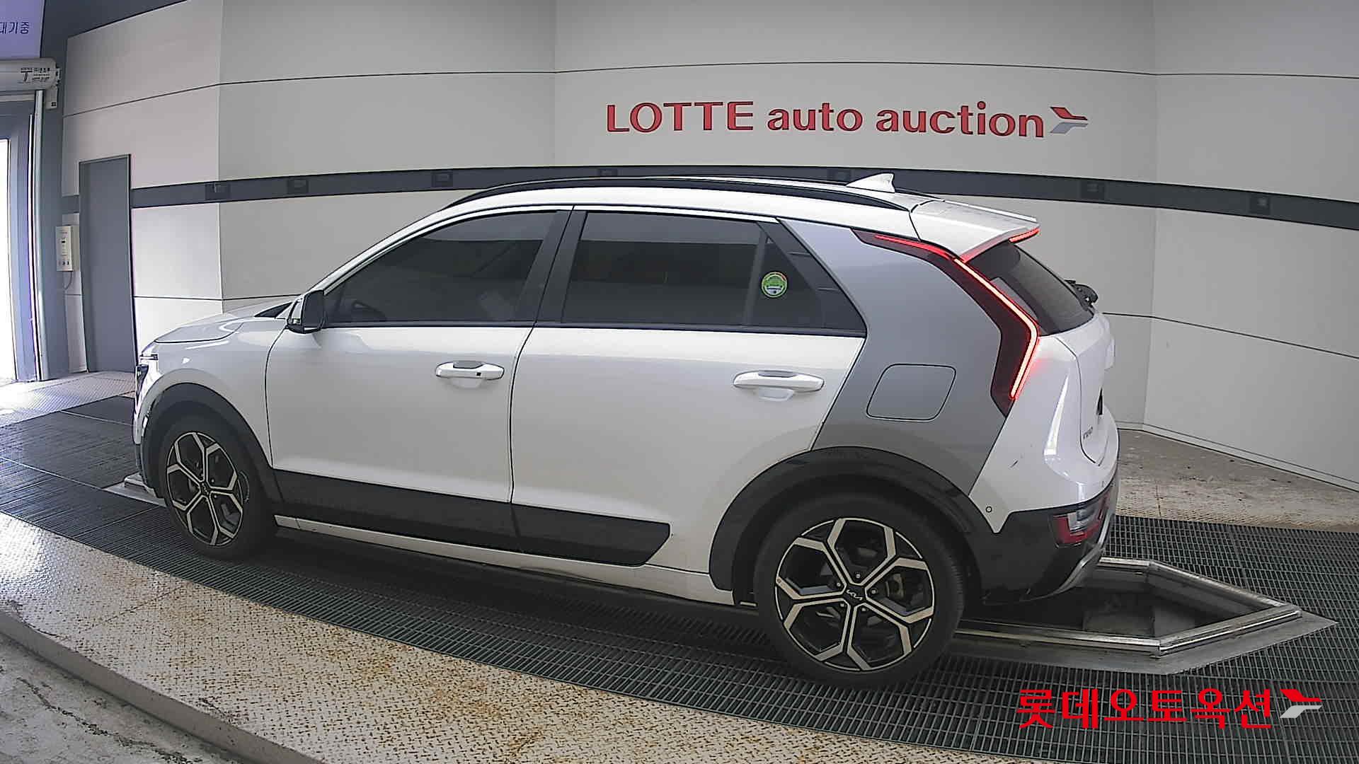 2023 - kia niro