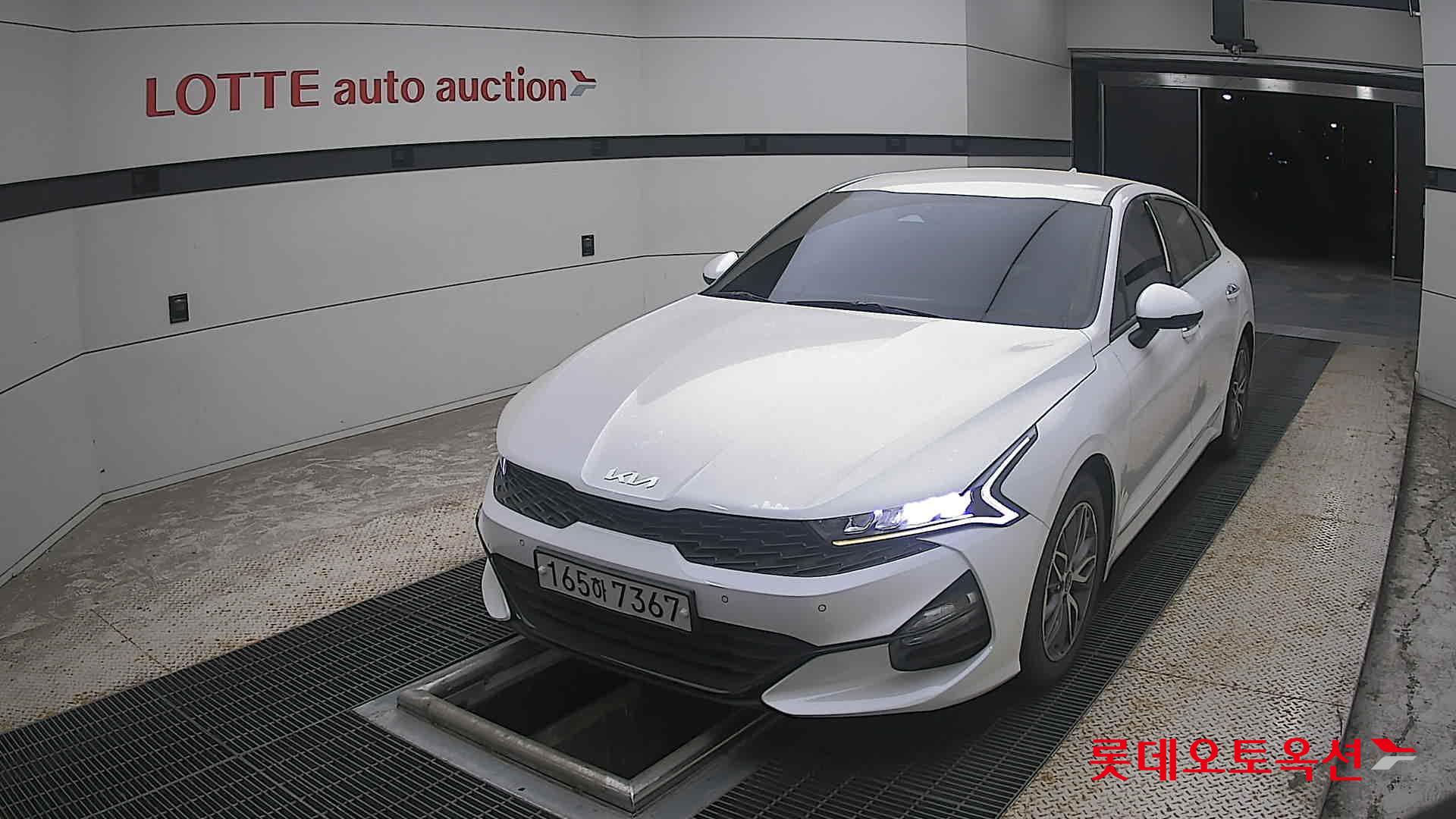 2022 - kia k5