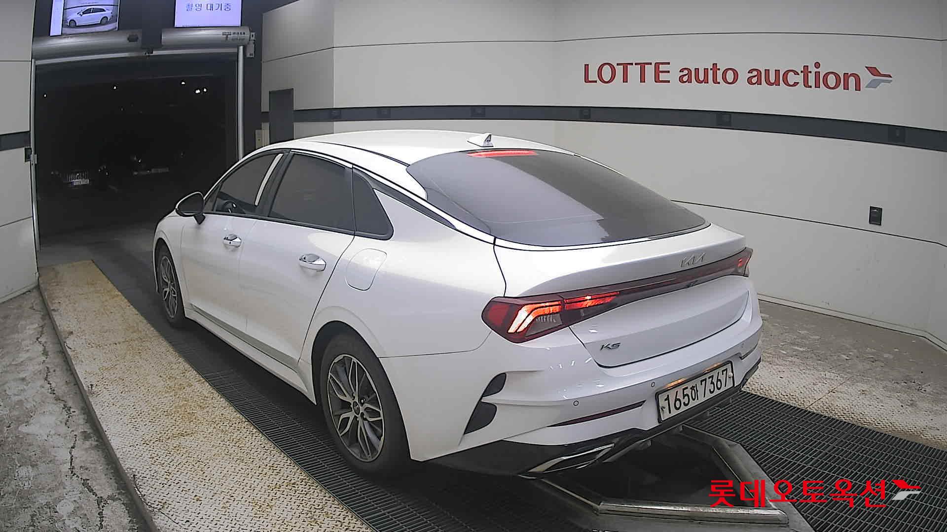 2022 - kia k5
