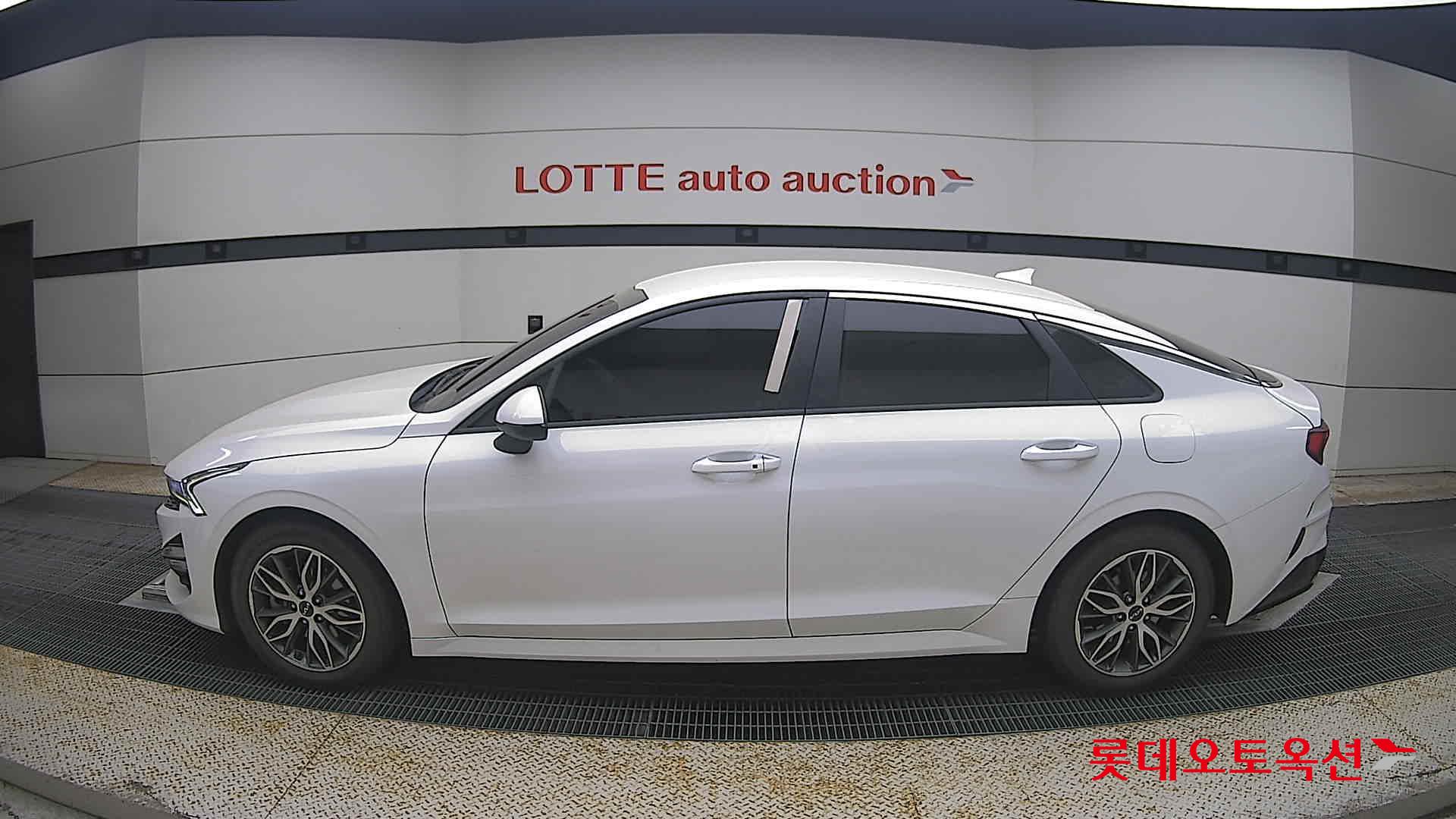 2022 - kia k5