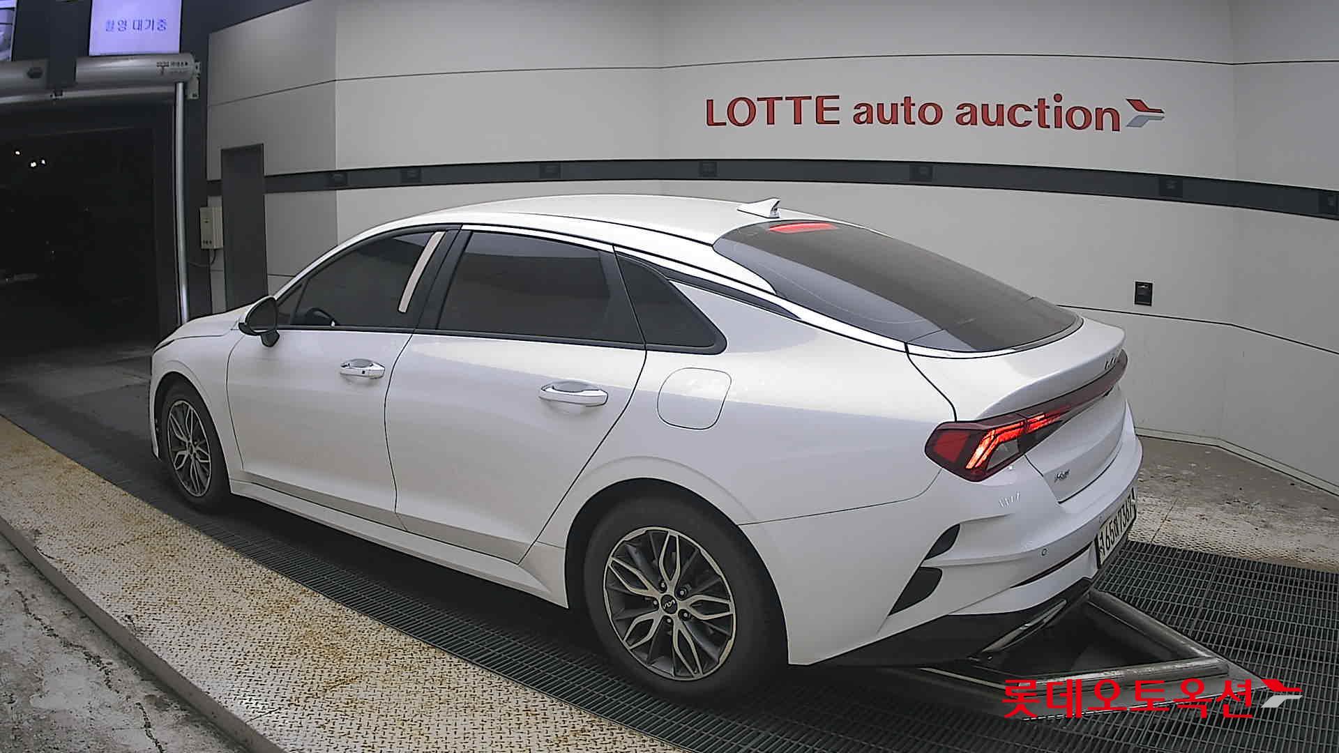 2022 - kia k5