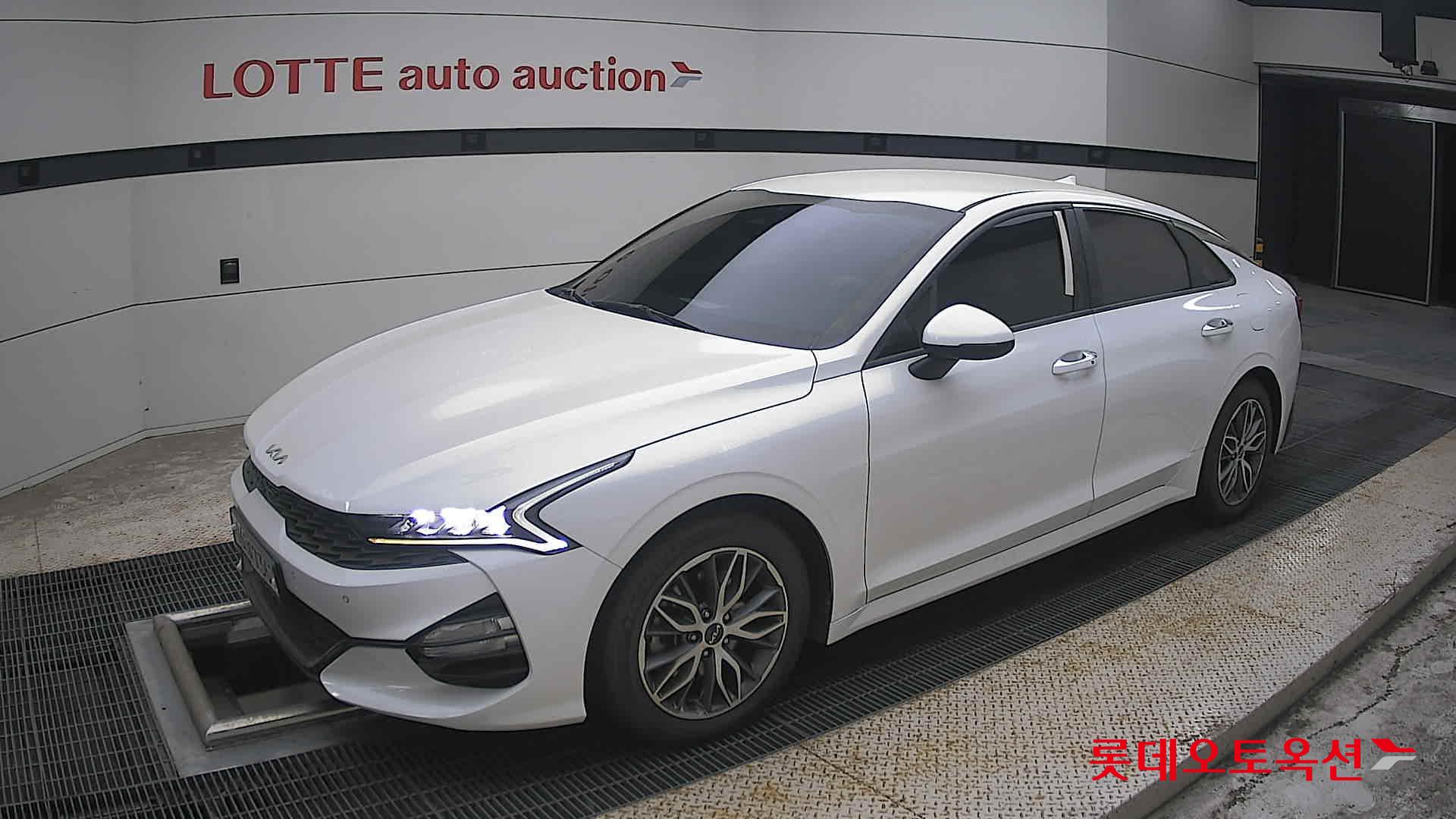 2022 - kia k5