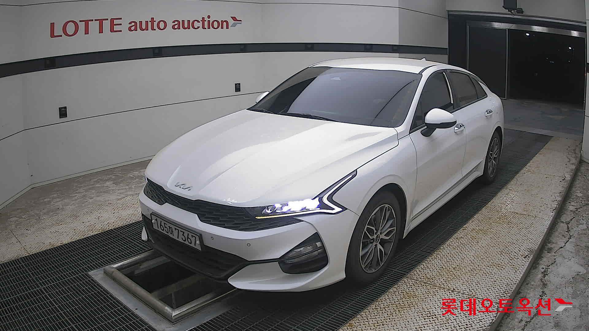 2022 - kia k5