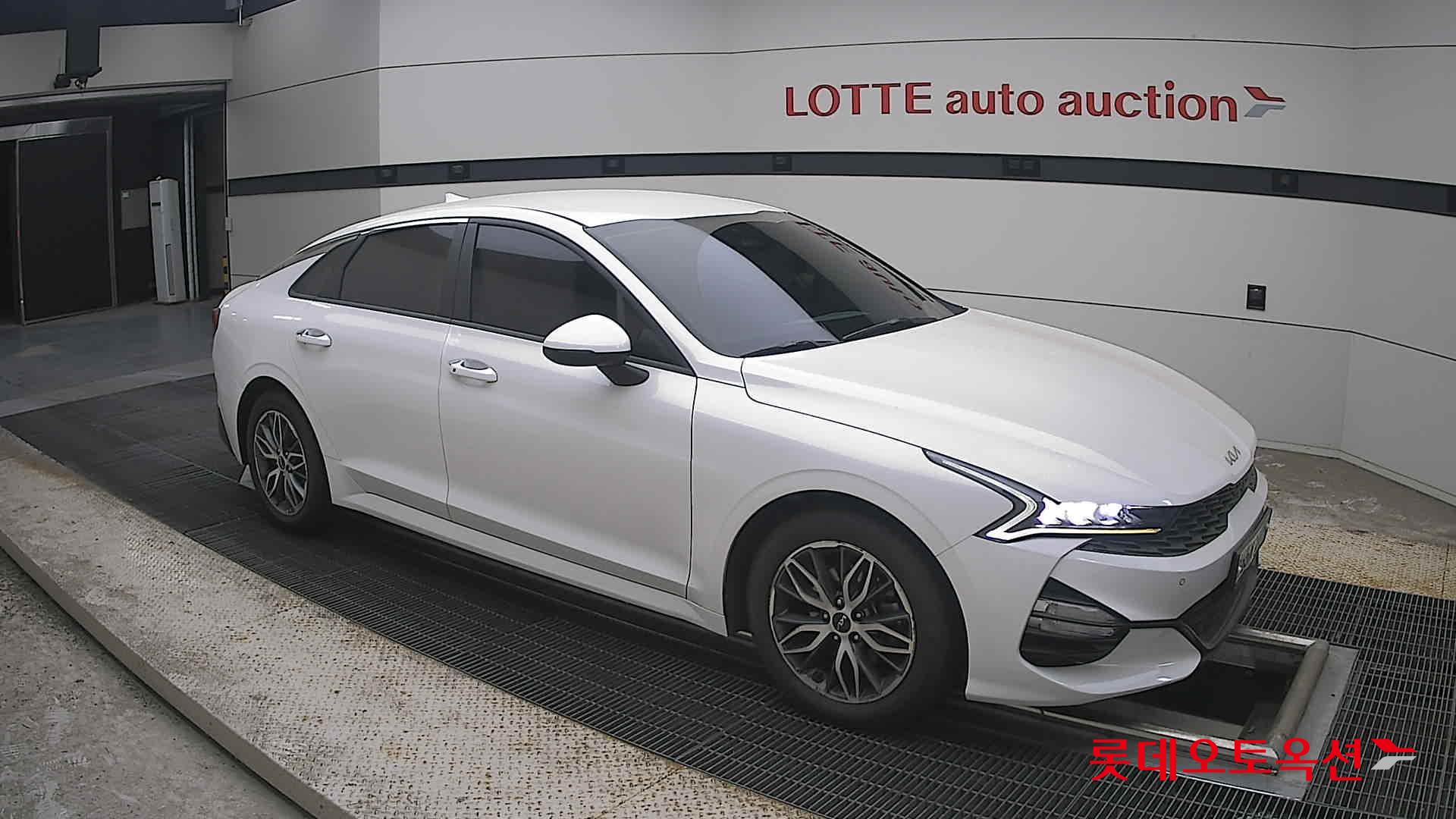 2022 - kia k5