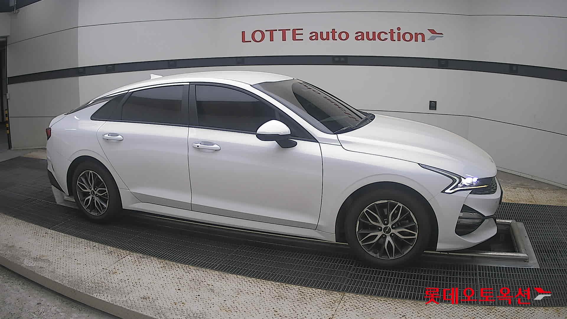 2022 - kia k5