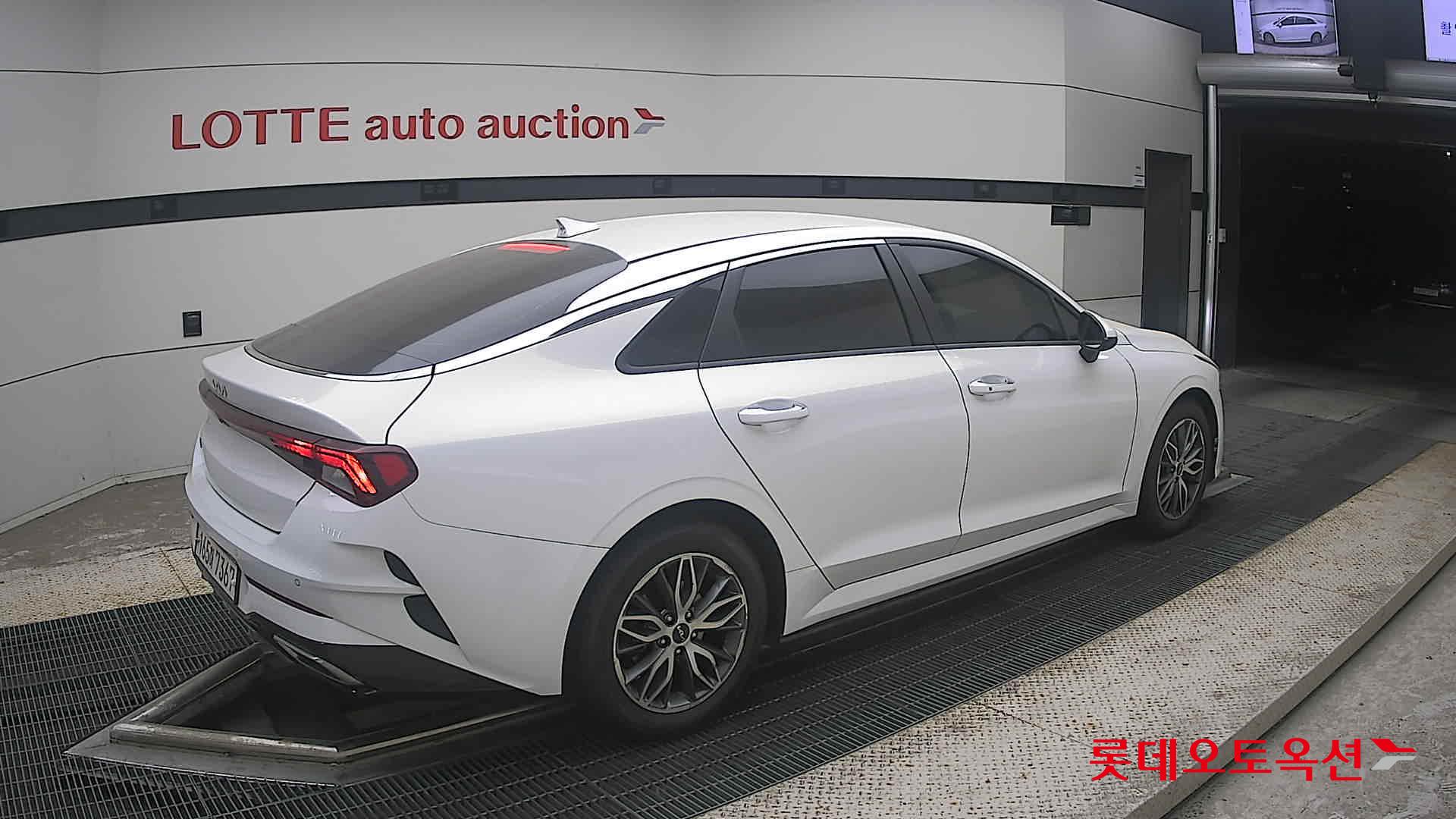 2022 - kia k5