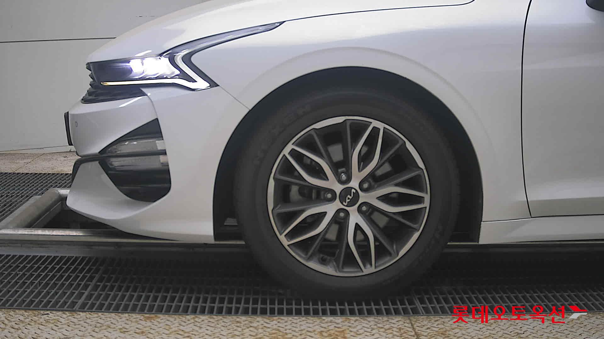 2022 - kia k5