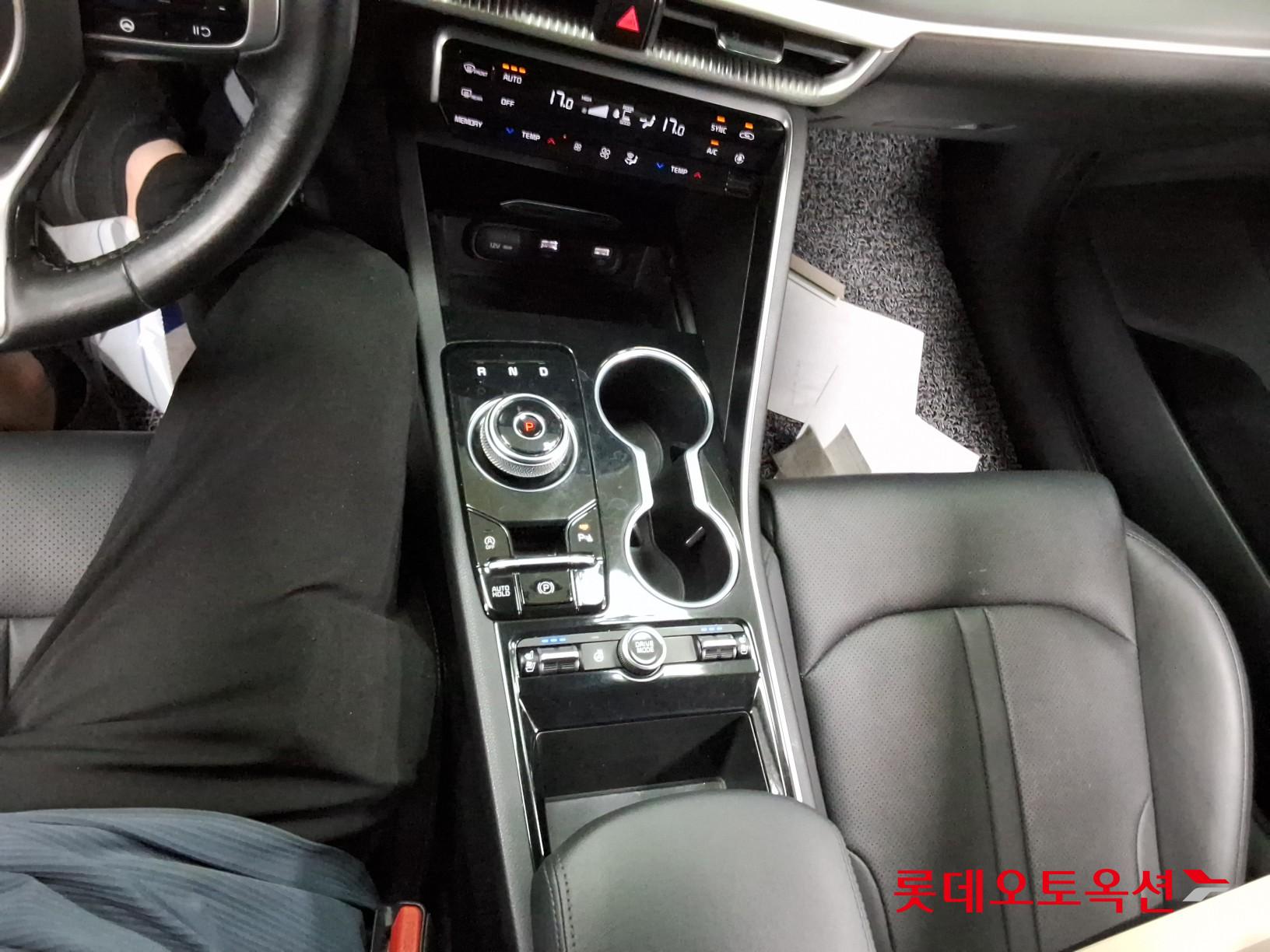 2022 - kia k5