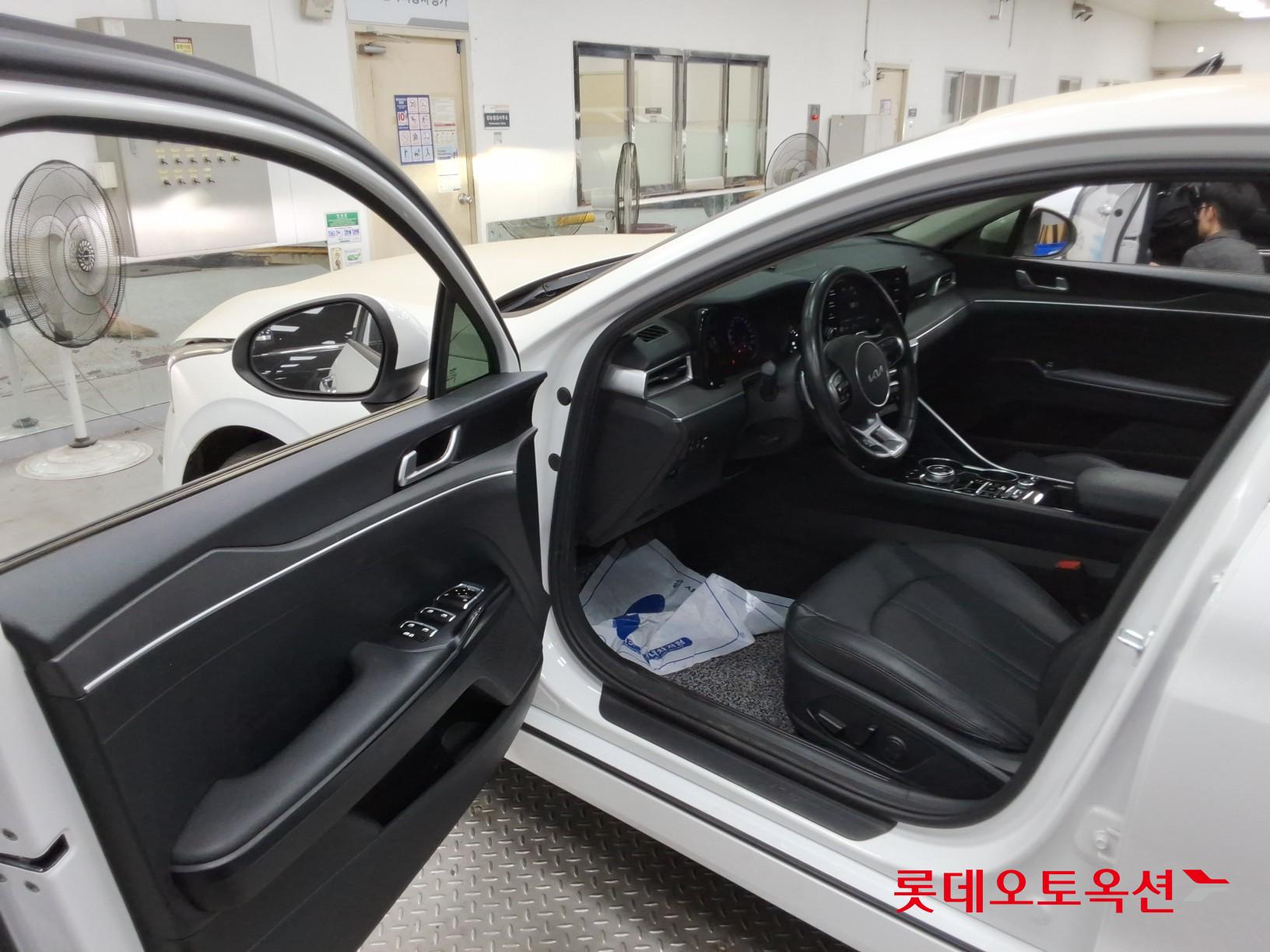 2022 - kia k5