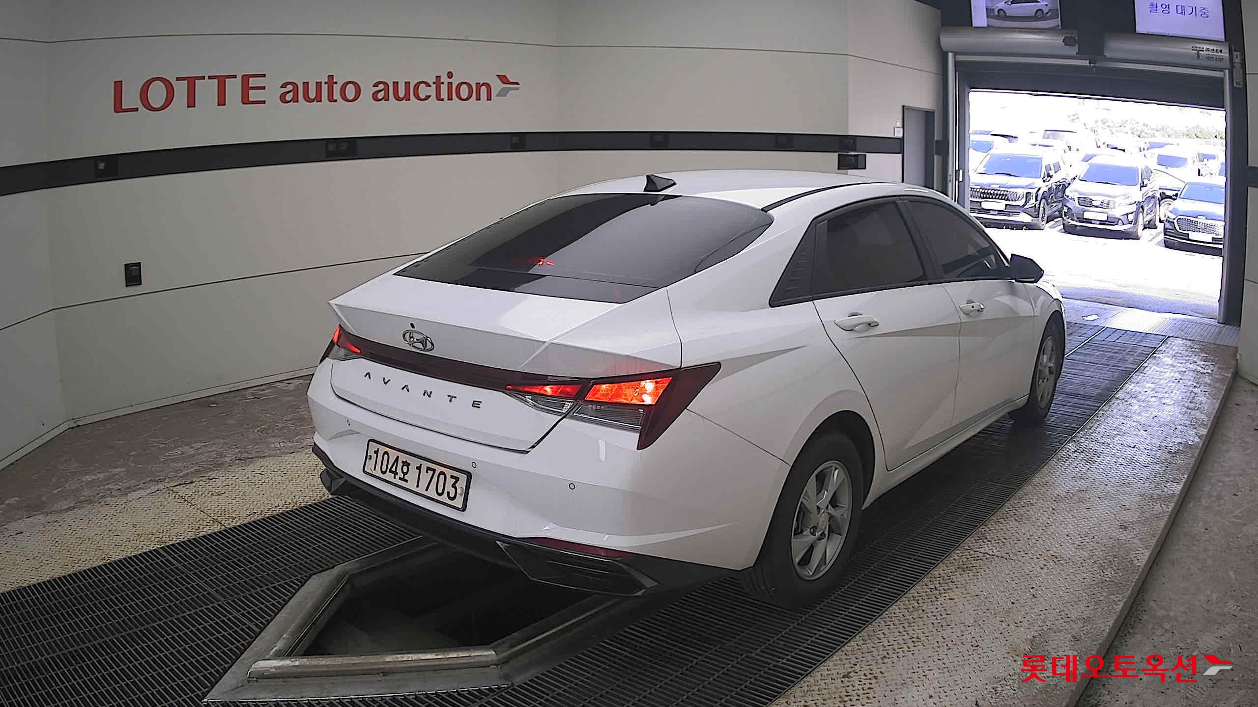 2021 - hyundai avante
