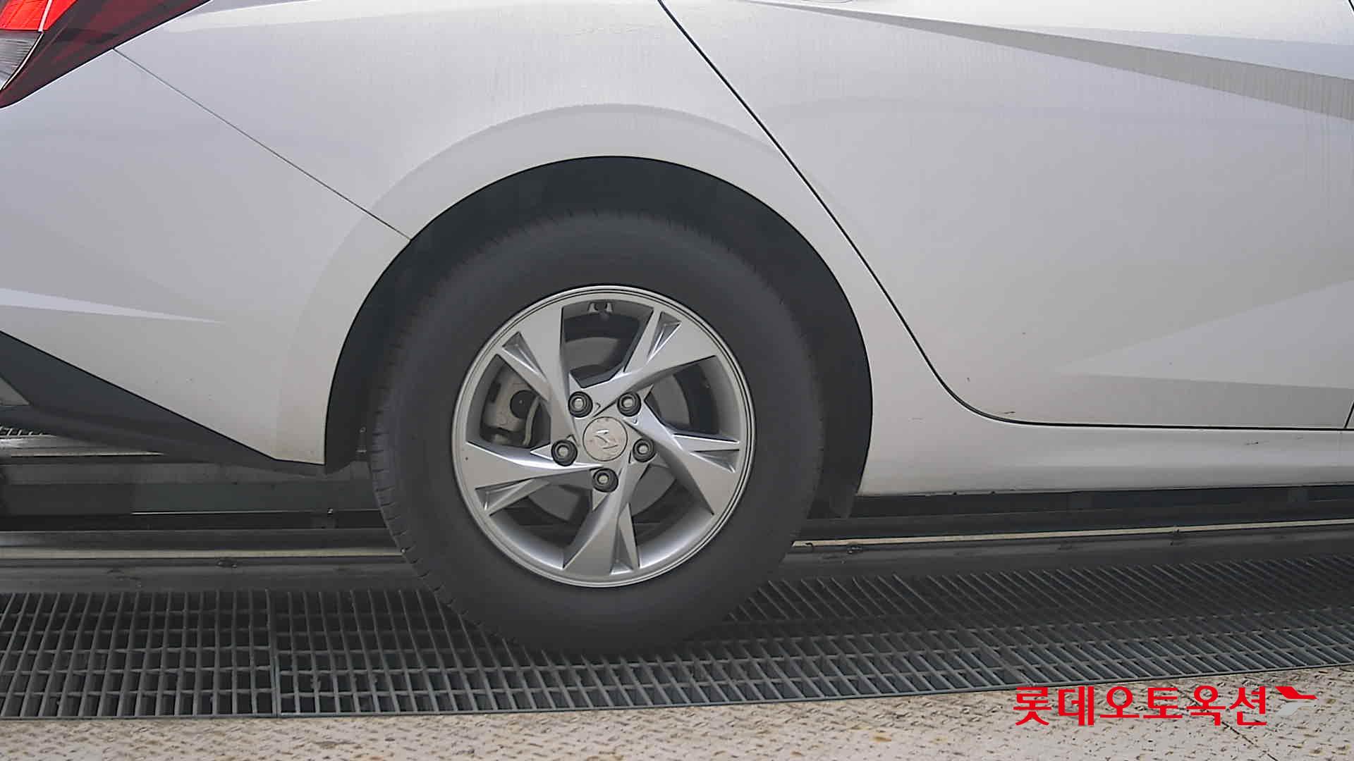 2021 - hyundai avante
