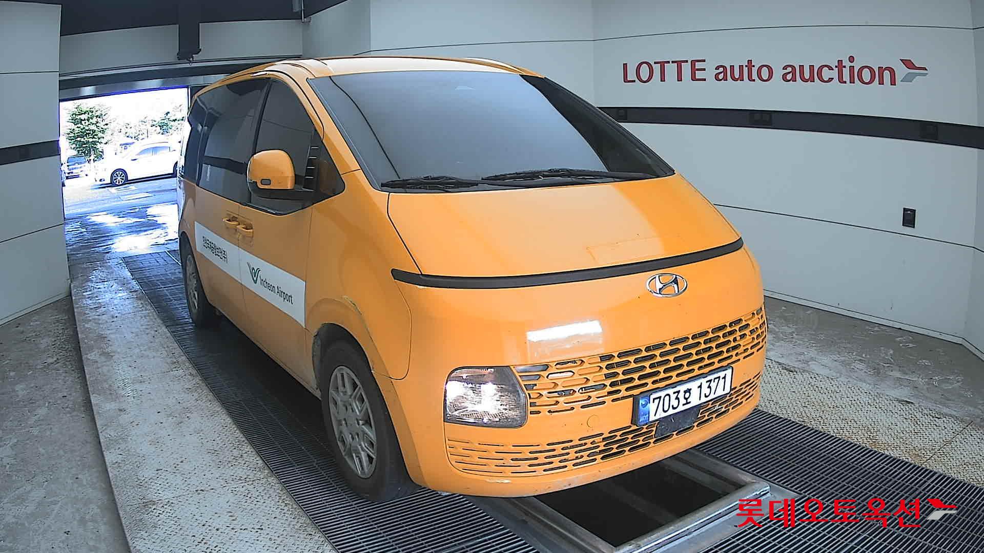 هيونداي Staria 2023 — صورة 20