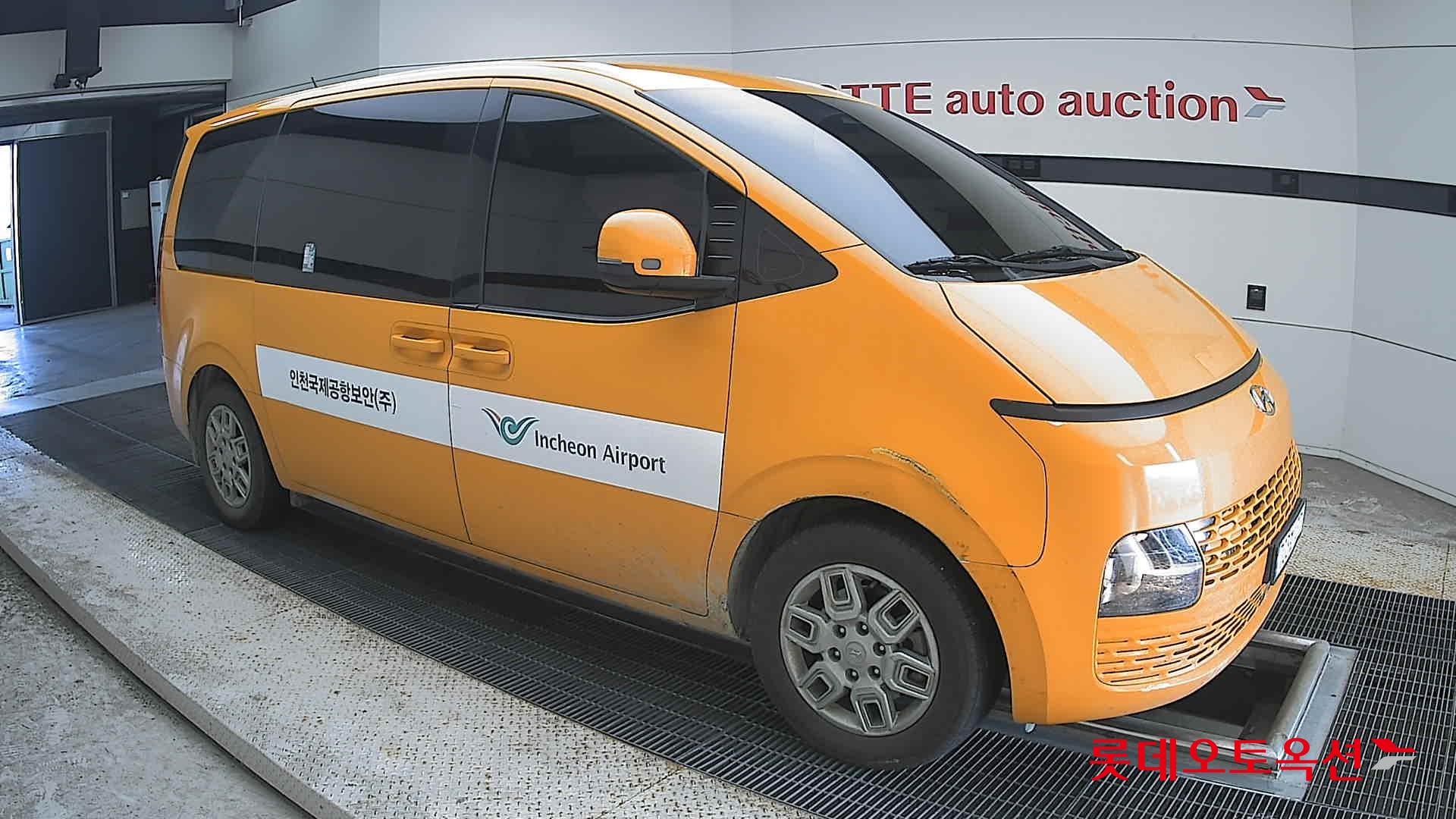 هيونداي Staria 2023 — صورة 18
